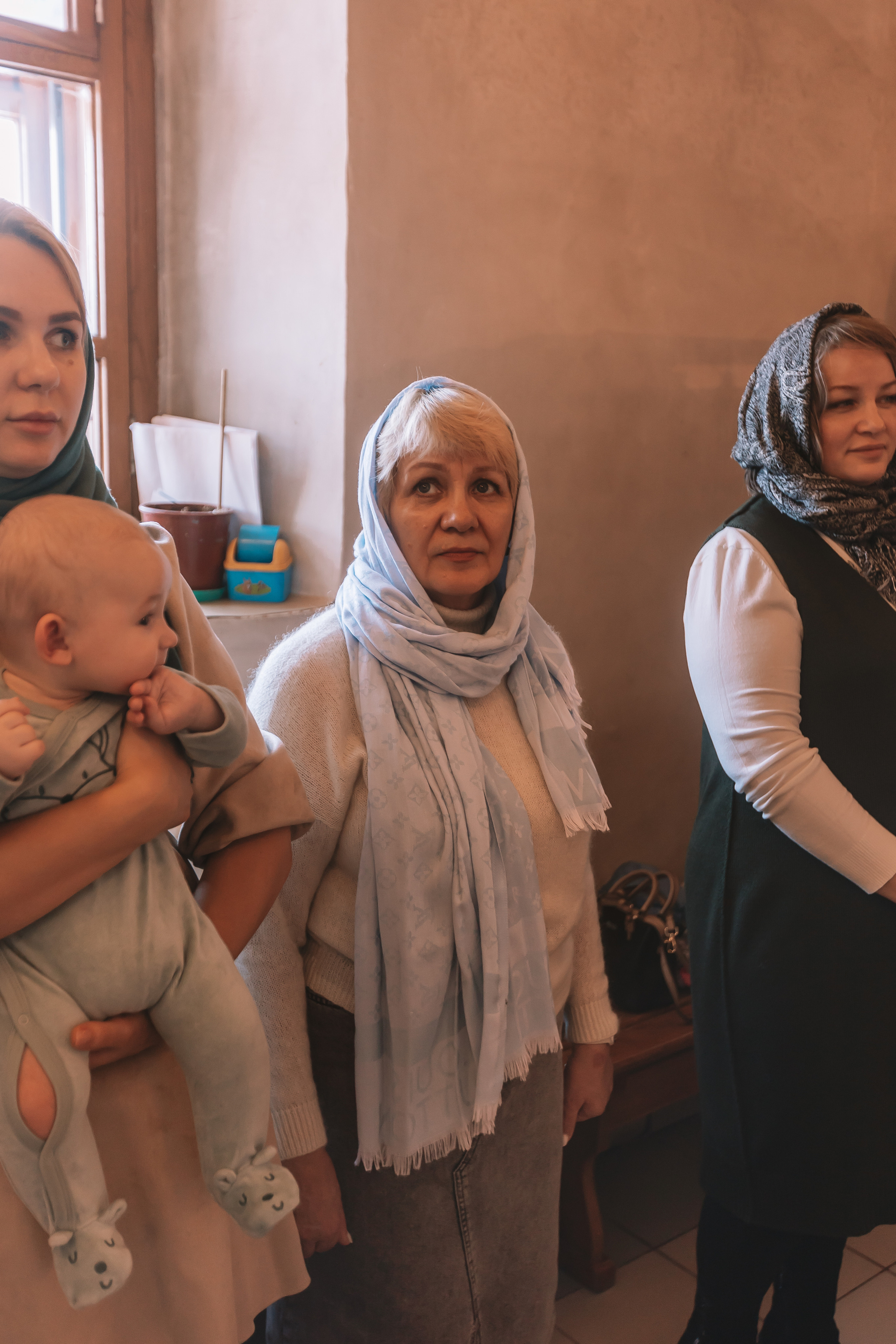 Крещение семакова. Семейный фотограф Тюмень, фотограф на роды Салмина Мария