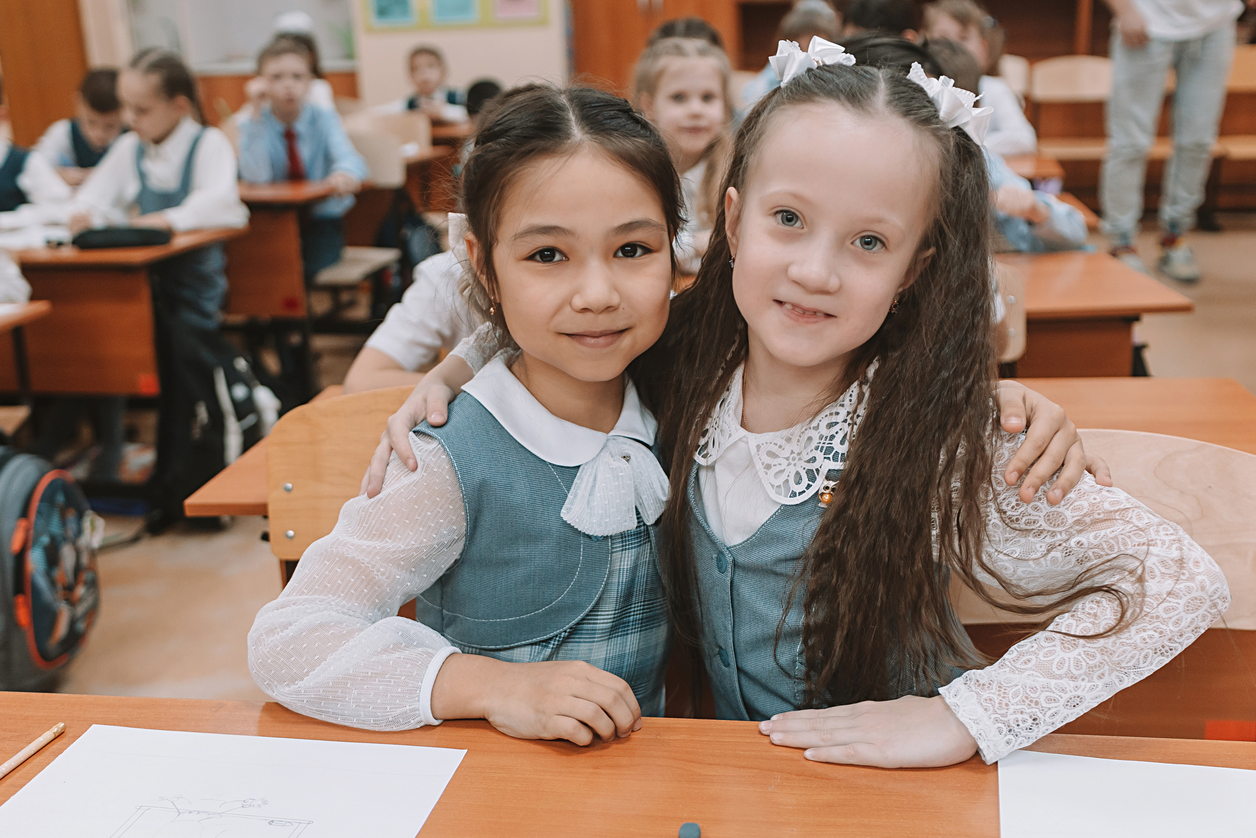 2 класс в школе. Семейный фотограф Тюмень, фотограф на роды Салмина Мария