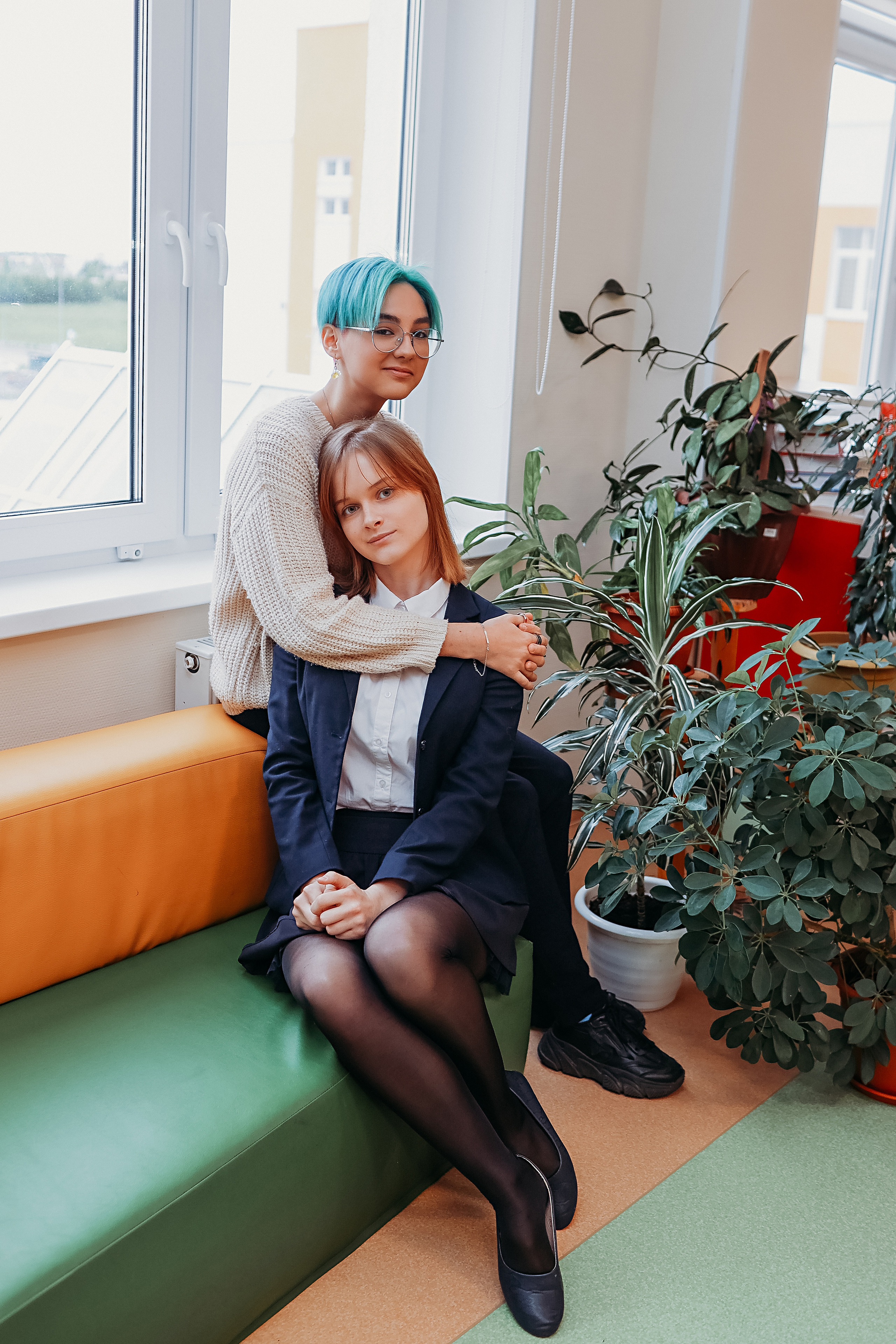 8 класс в библиотеке. Семейный фотограф Тюмень, фотограф на роды Салмина Мария