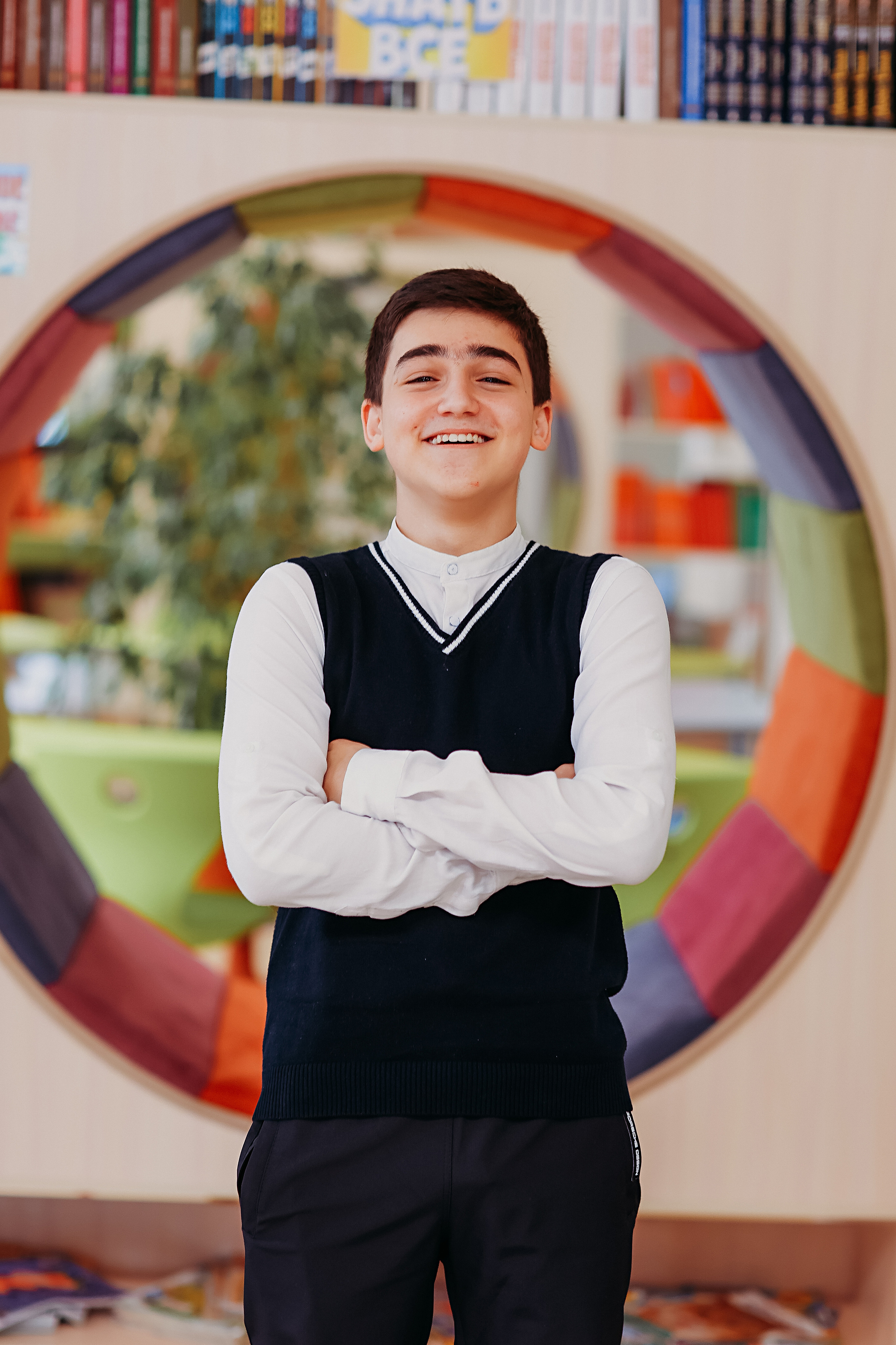 8 класс в библиотеке. Семейный фотограф Тюмень, фотограф на роды Салмина Мария