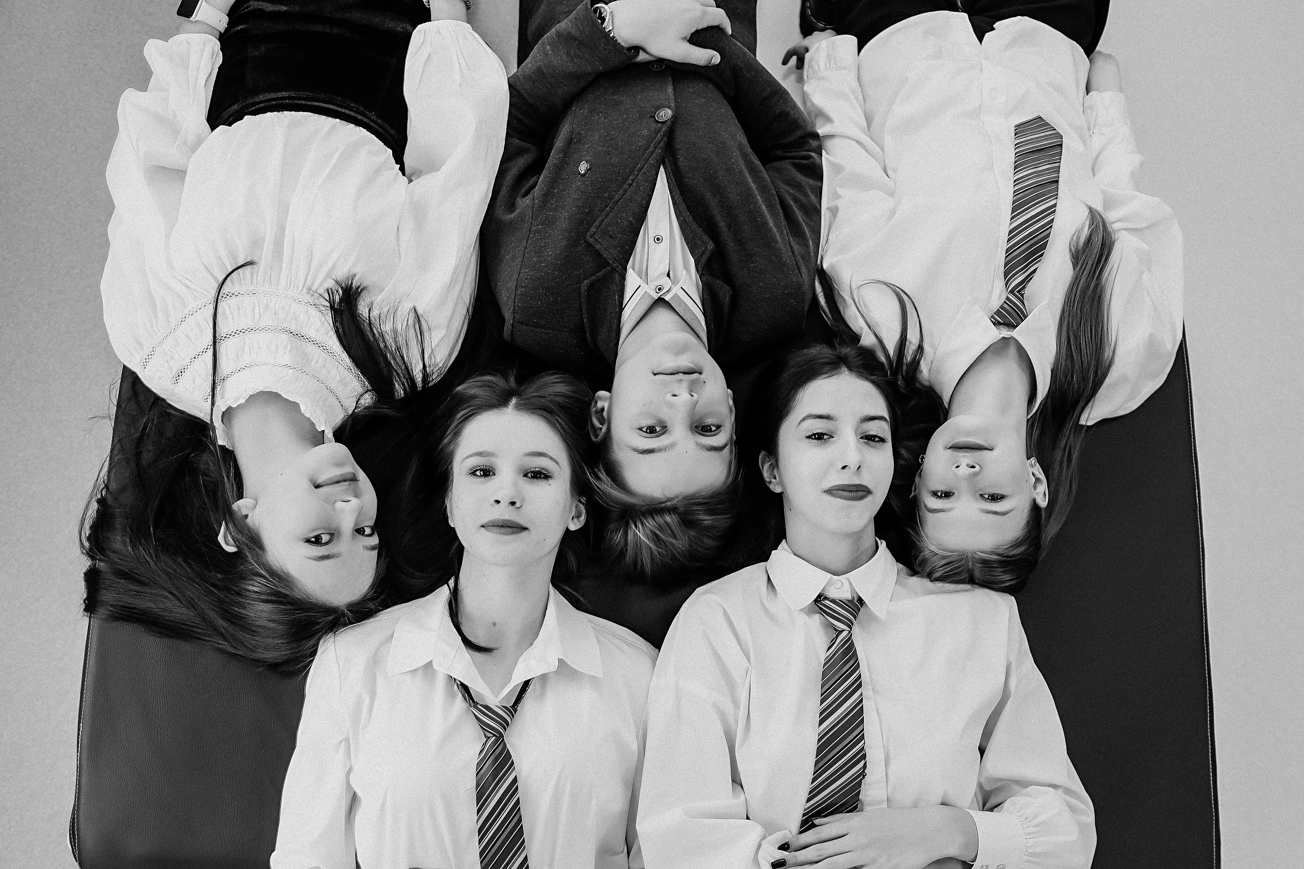 8 класс в библиотеке. Семейный фотограф Тюмень, фотограф на роды Салмина Мария