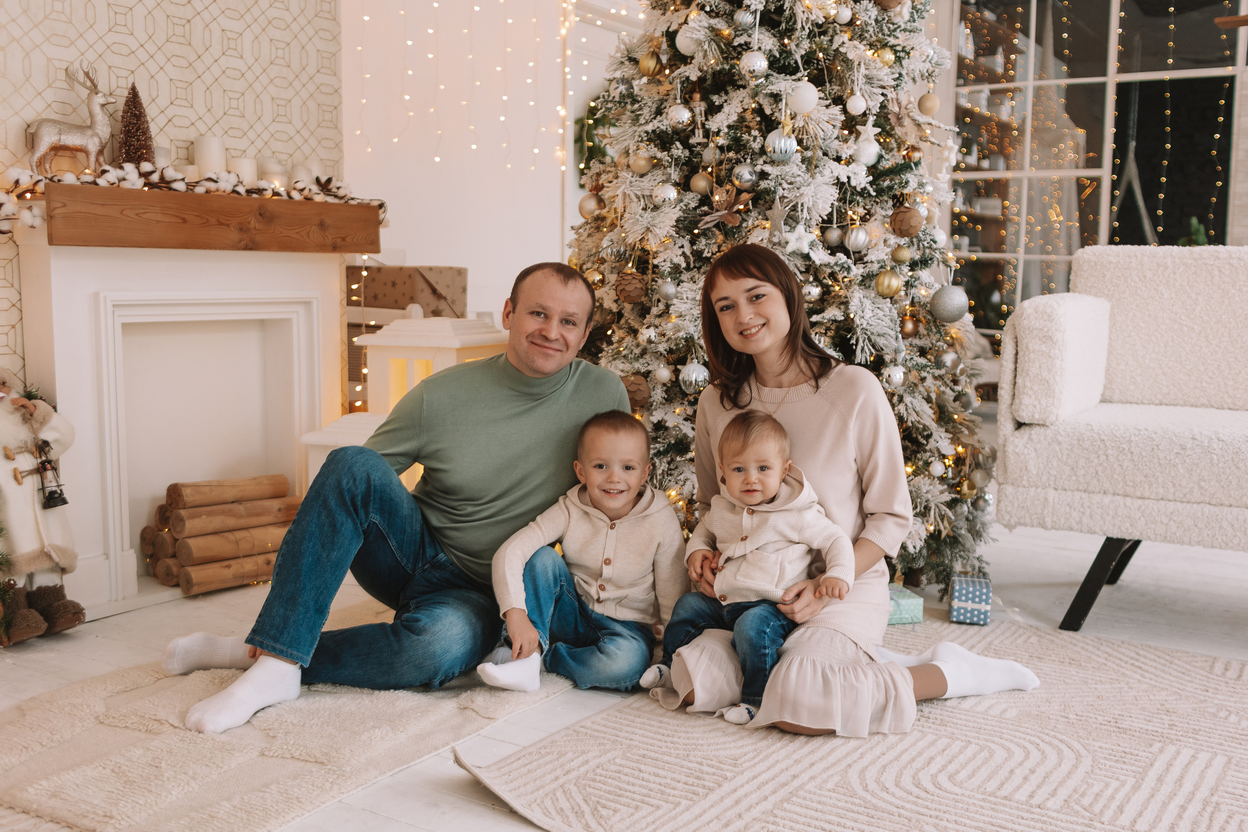 Студия Рояль (новогодняя). Семейный фотограф Тюмень, фотограф на роды Салмина Мария