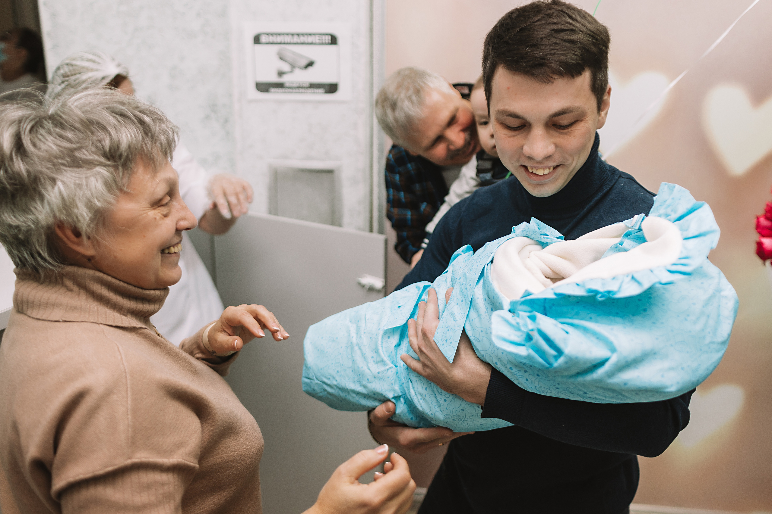 Выписка только зона ожидания. Семейный фотограф Тюмень, фотограф на роды Салмина Мария