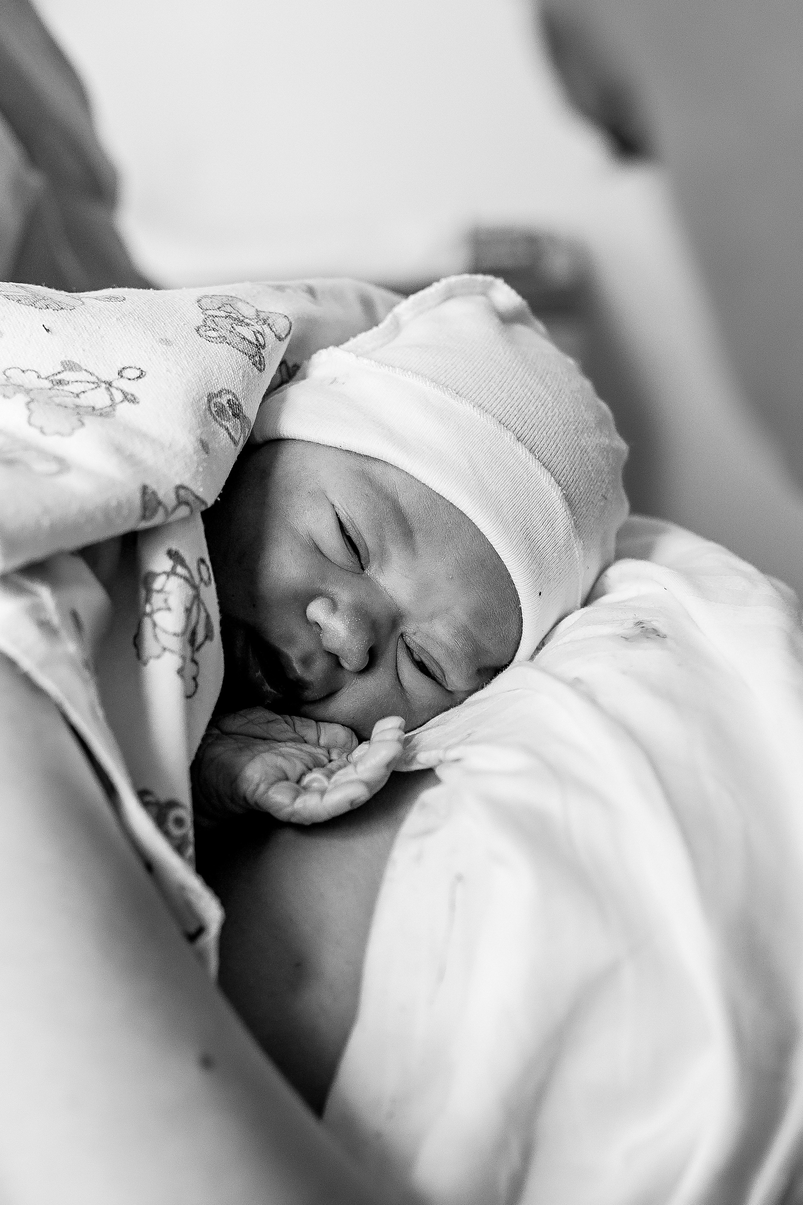 Мать и Дитя. Семейный фотограф Тюмень, фотограф на роды Салмина Мария