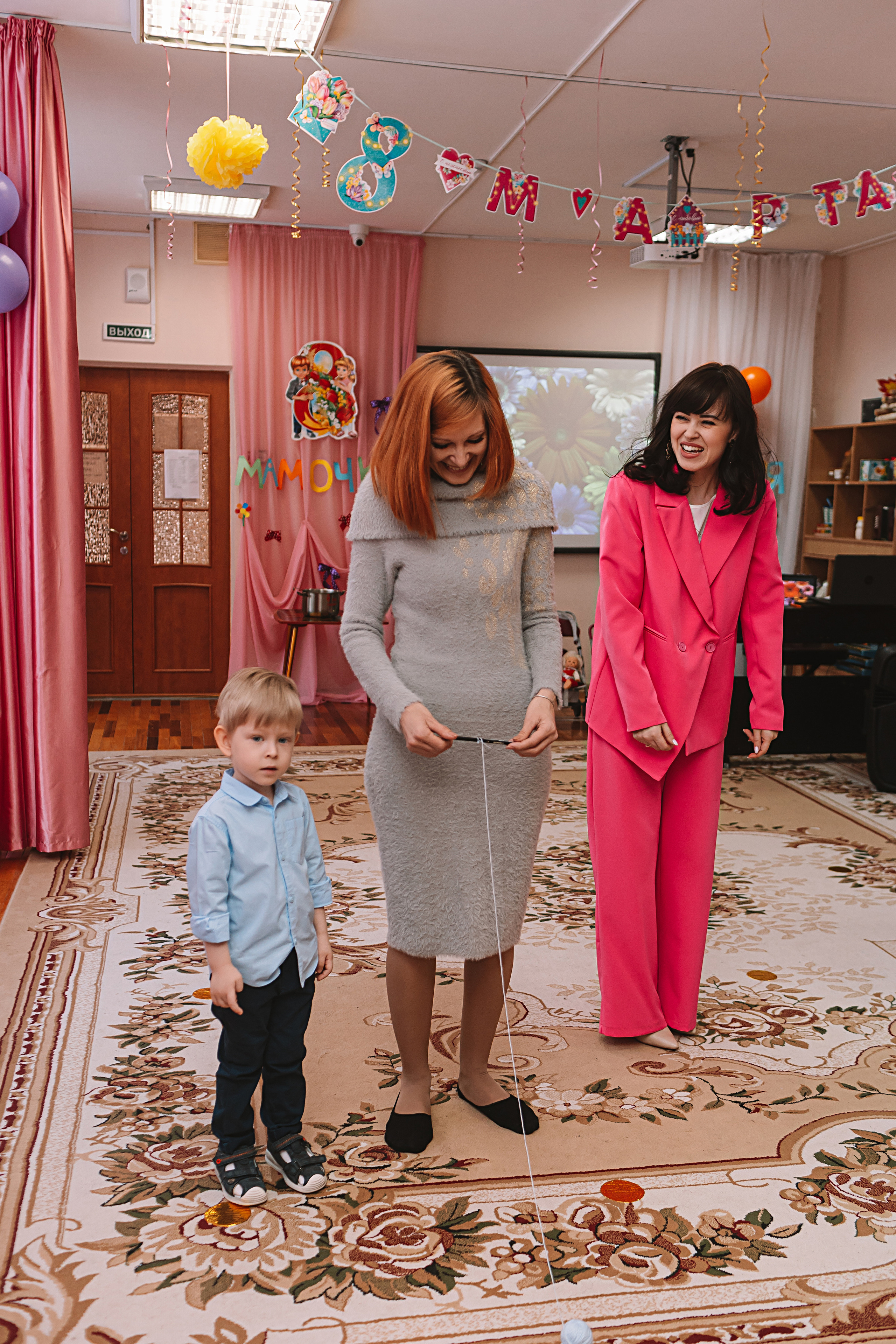 Утренник садик. Семейный фотограф Тюмень, фотограф на роды Салмина Мария