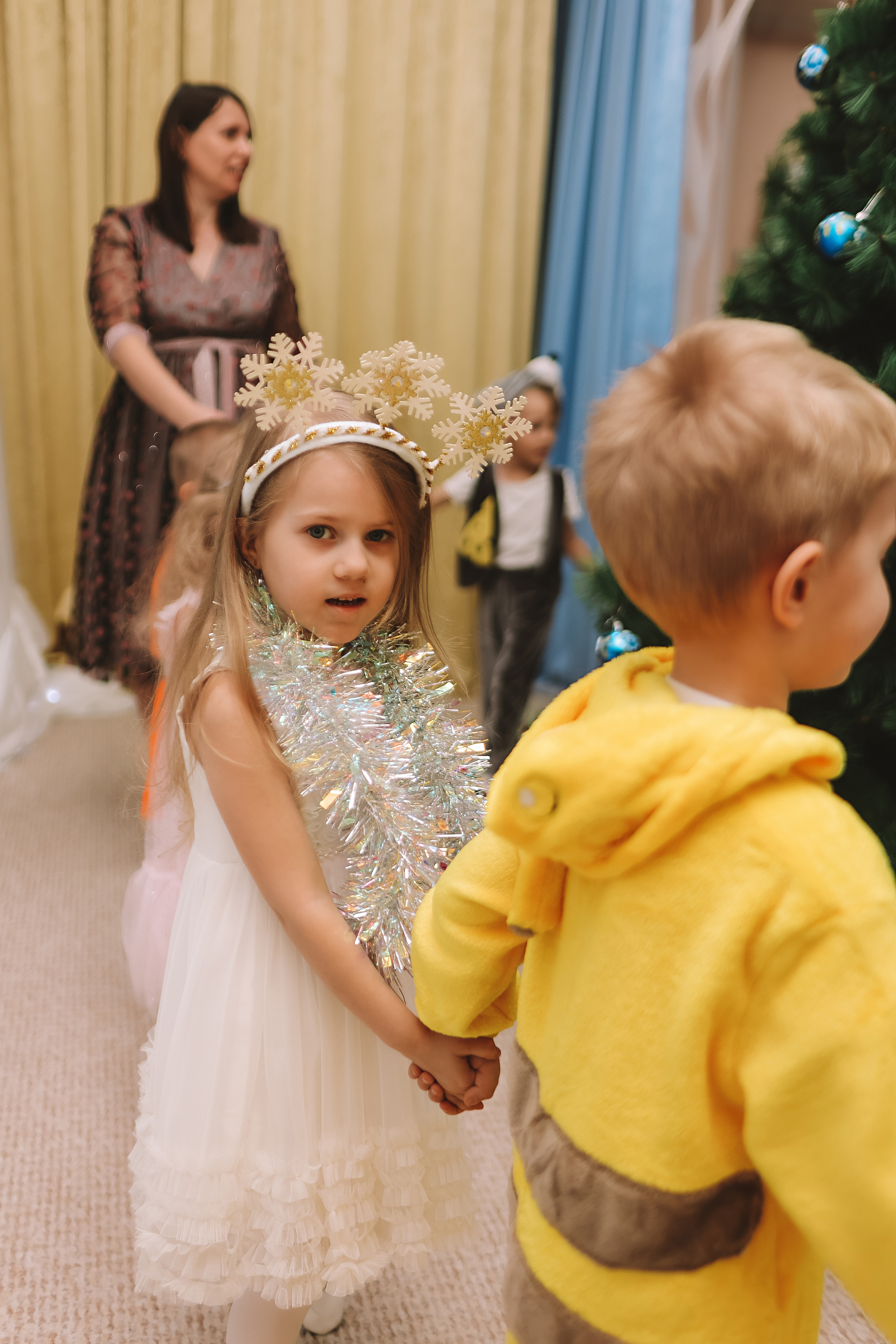 Репортаж новогоднего утренника. Семейный фотограф Тюмень, фотограф на роды Салмина Мария