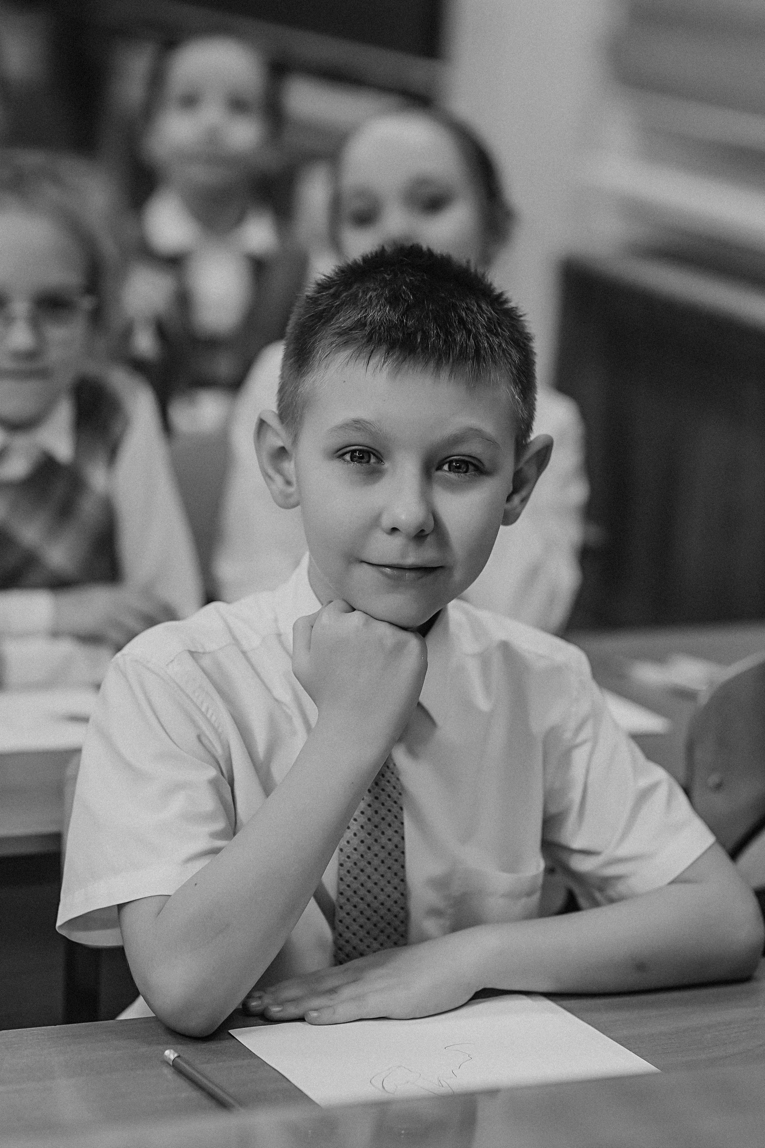 2 класс в школе. Семейный фотограф Тюмень, фотограф на роды Салмина Мария