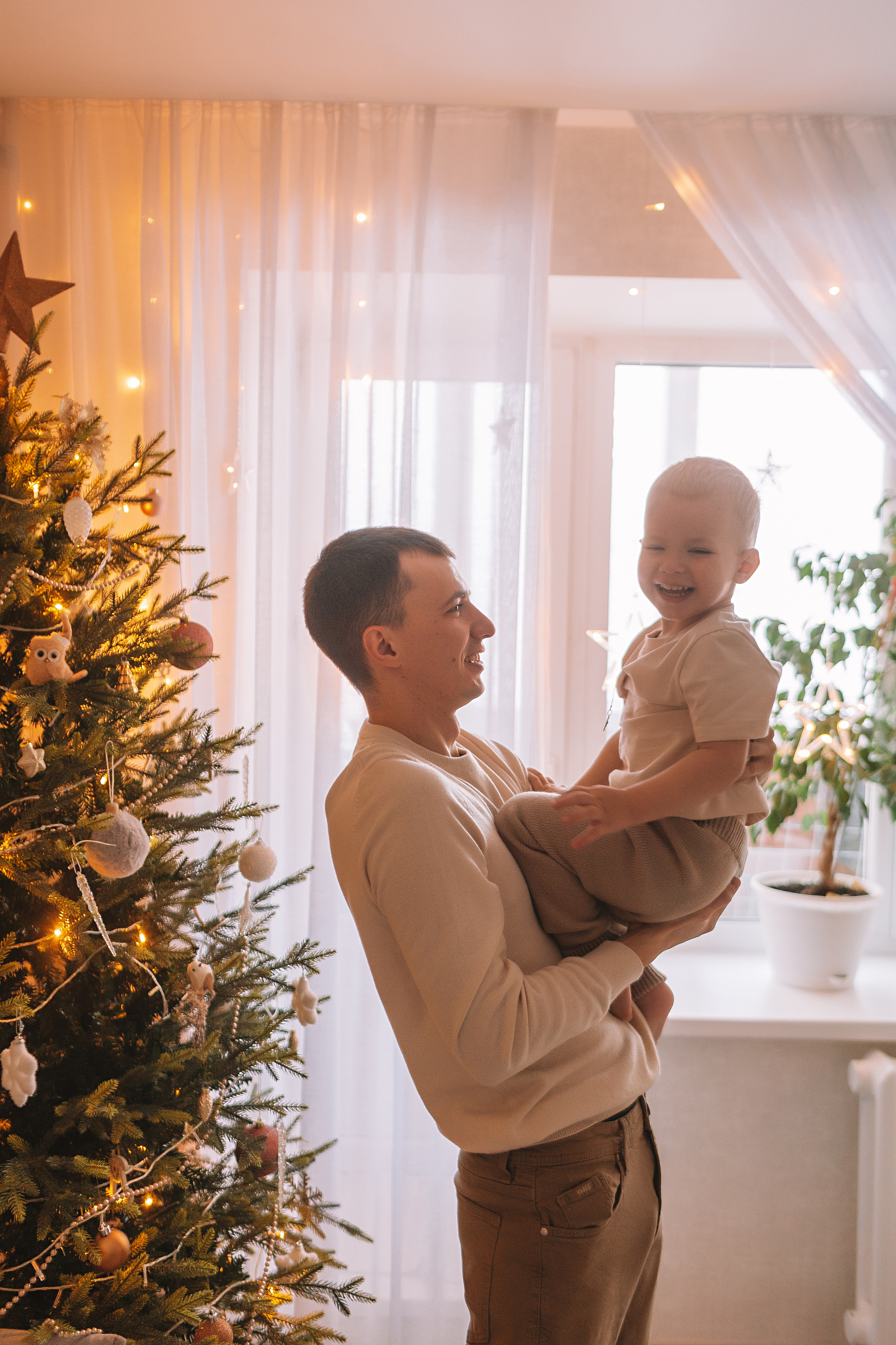 Очень активный Лев. Семейный фотограф Тюмень, фотограф на роды Салмина Мария