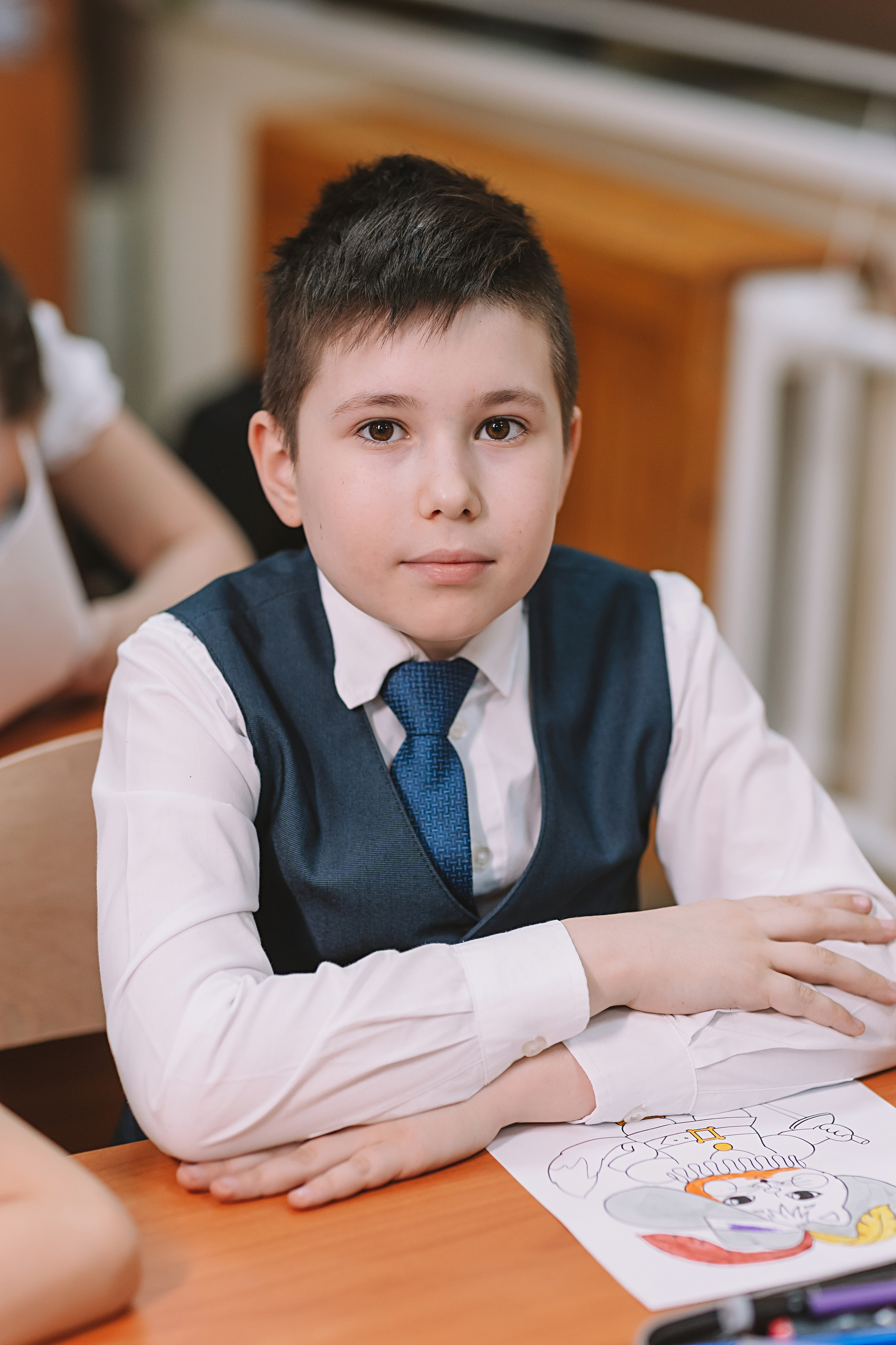 2 класс в школе. Семейный фотограф Тюмень, фотограф на роды Салмина Мария