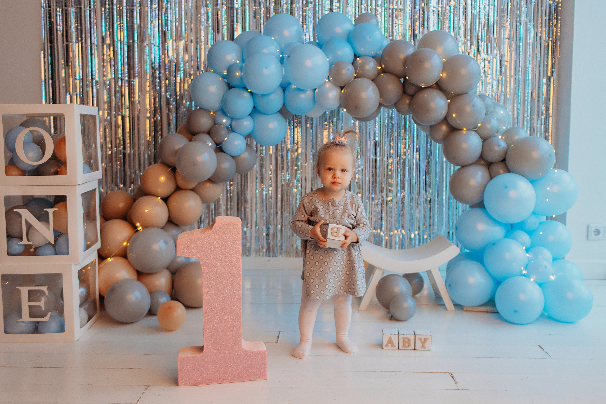 Годик в ВВ студио. Семейный фотограф Тюмень, фотограф на роды Салмина Мария