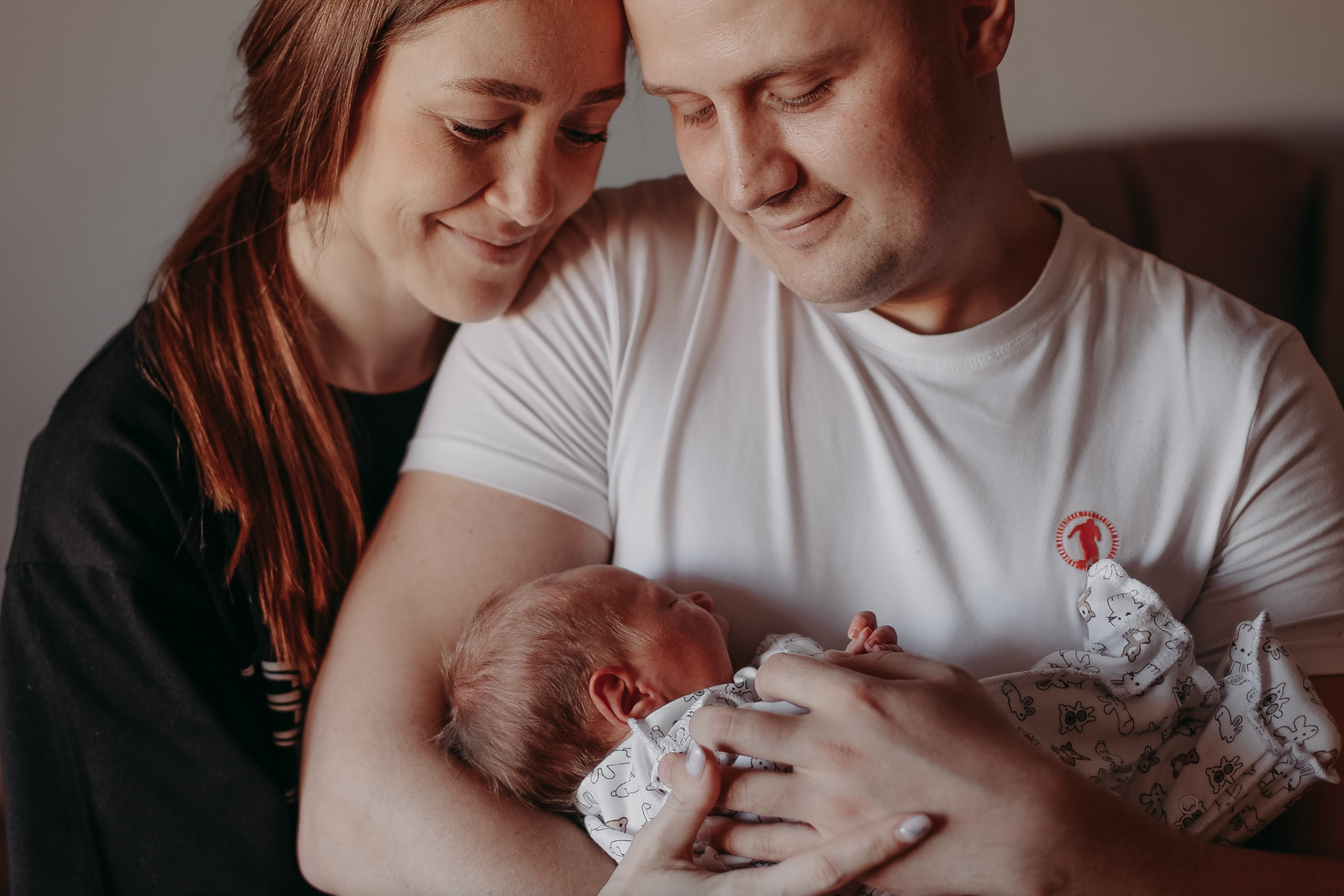 В палате сборный. Семейный фотограф Тюмень, фотограф на роды Салмина Мария