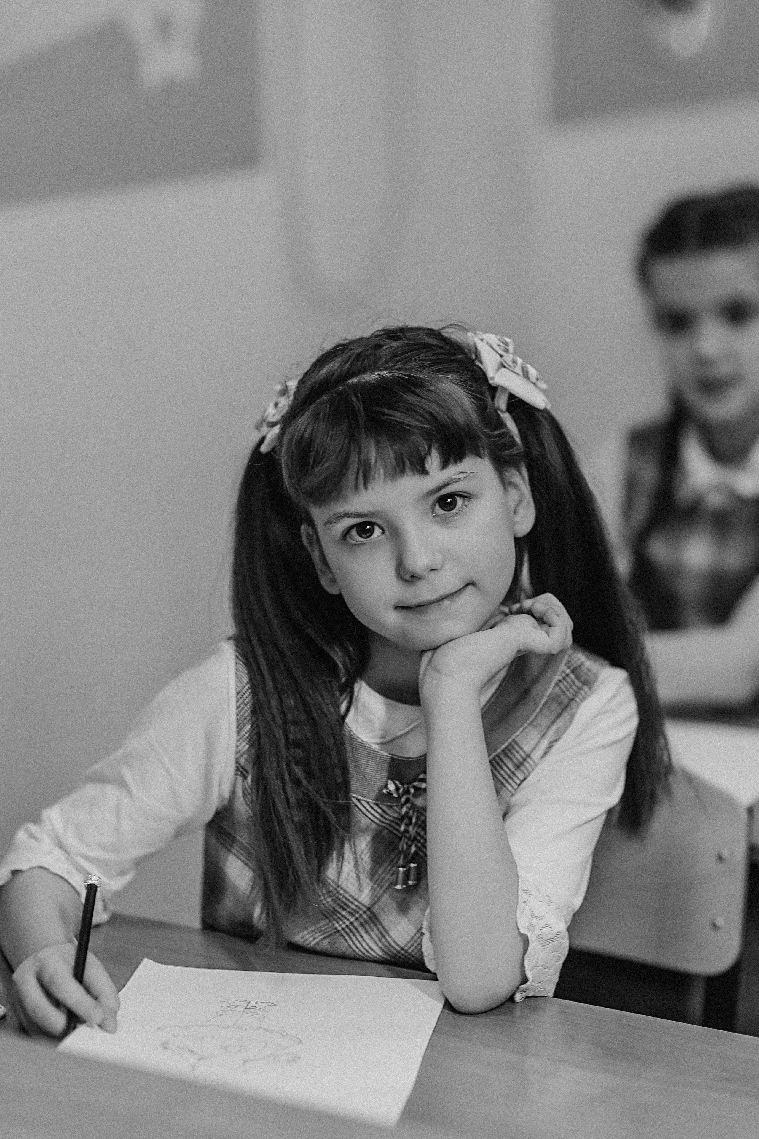 2 класс в школе. Семейный фотограф Тюмень, фотограф на роды Салмина Мария