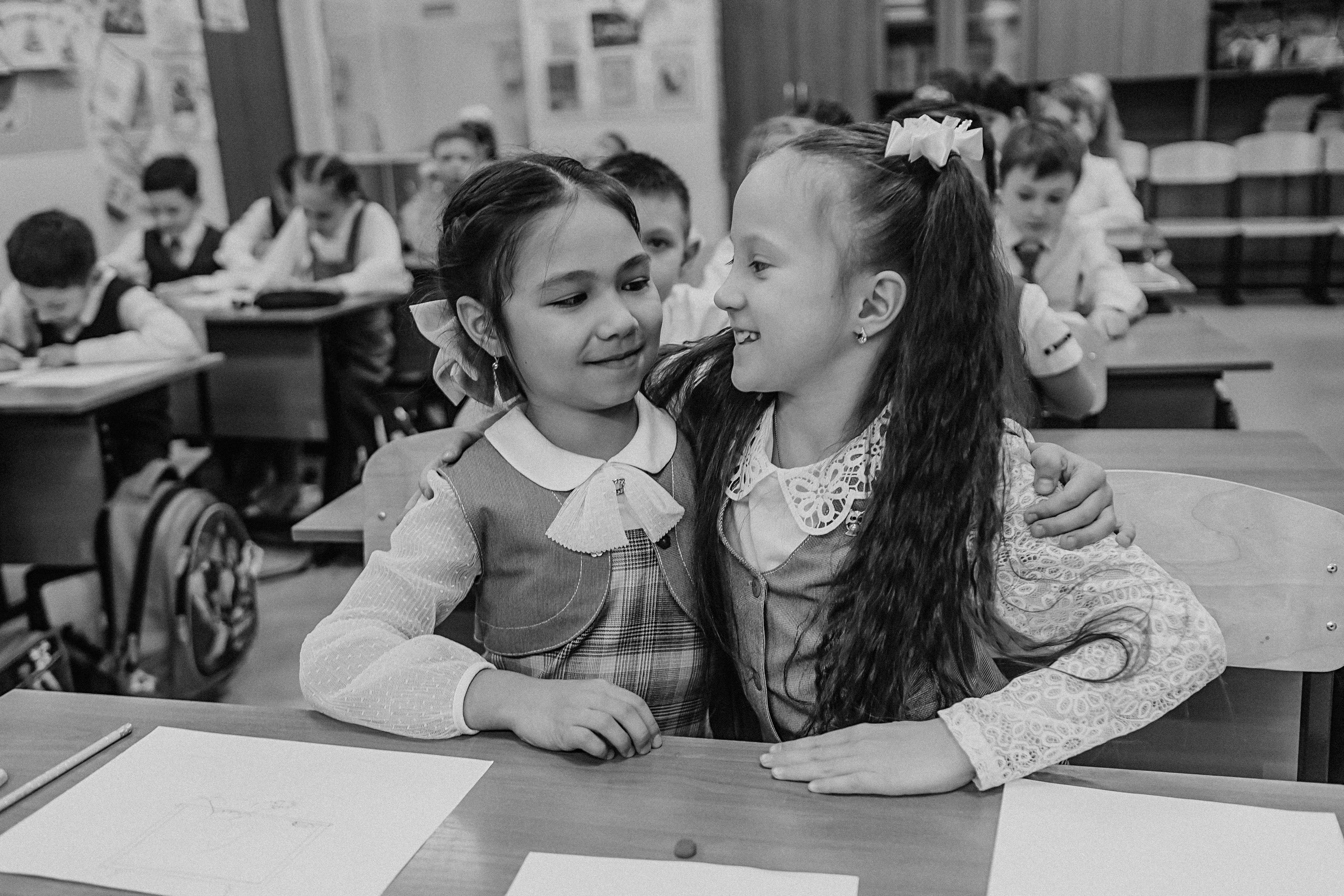 2 класс в школе. Семейный фотограф Тюмень, фотограф на роды Салмина Мария