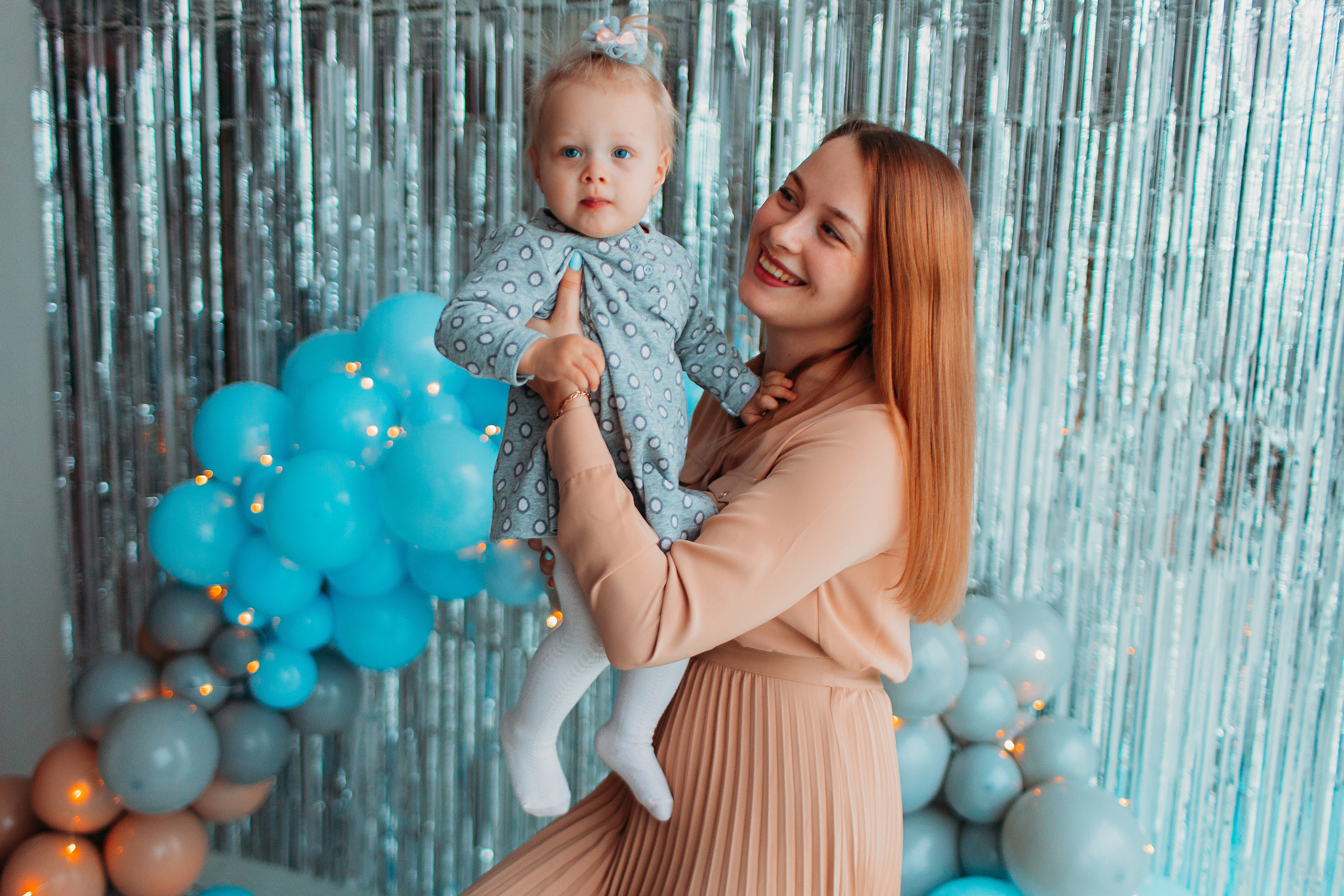 Годик в ВВ студио. Семейный фотограф Тюмень, фотограф на роды Салмина Мария