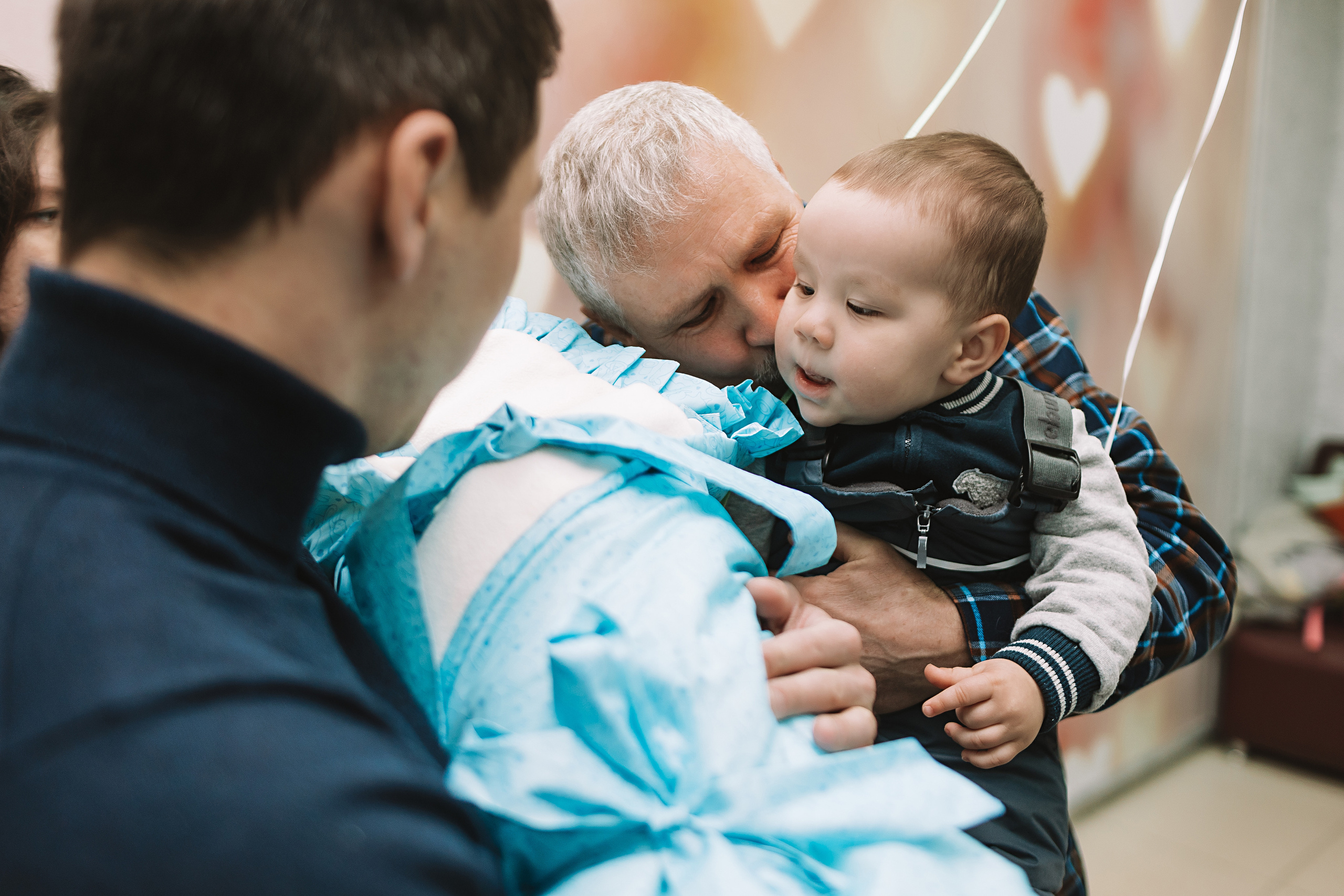 Выписка только зона ожидания. Семейный фотограф Тюмень, фотограф на роды Салмина Мария