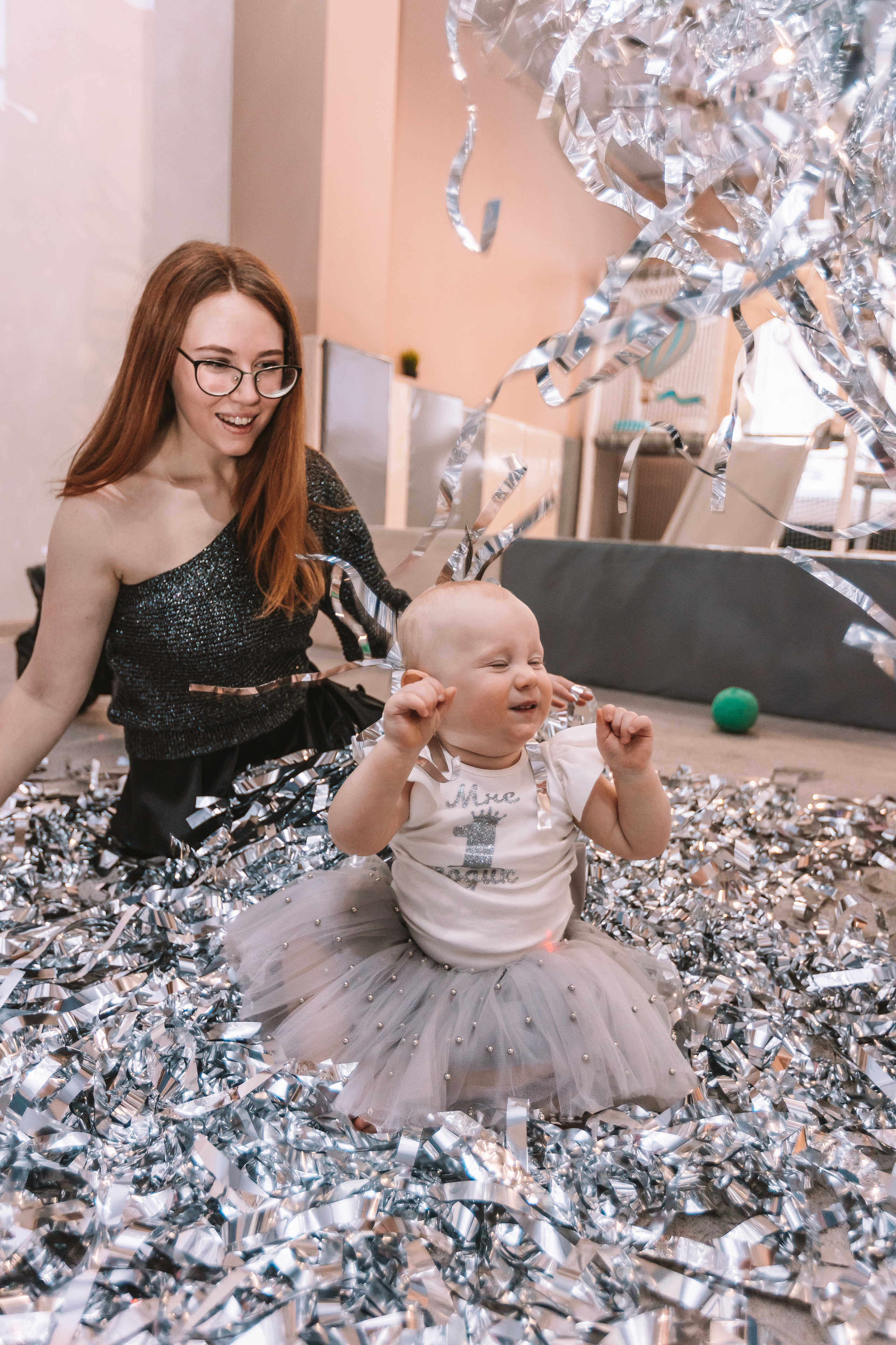 Первый годик в игровой. Семейный фотограф Тюмень, фотограф на роды Салмина Мария