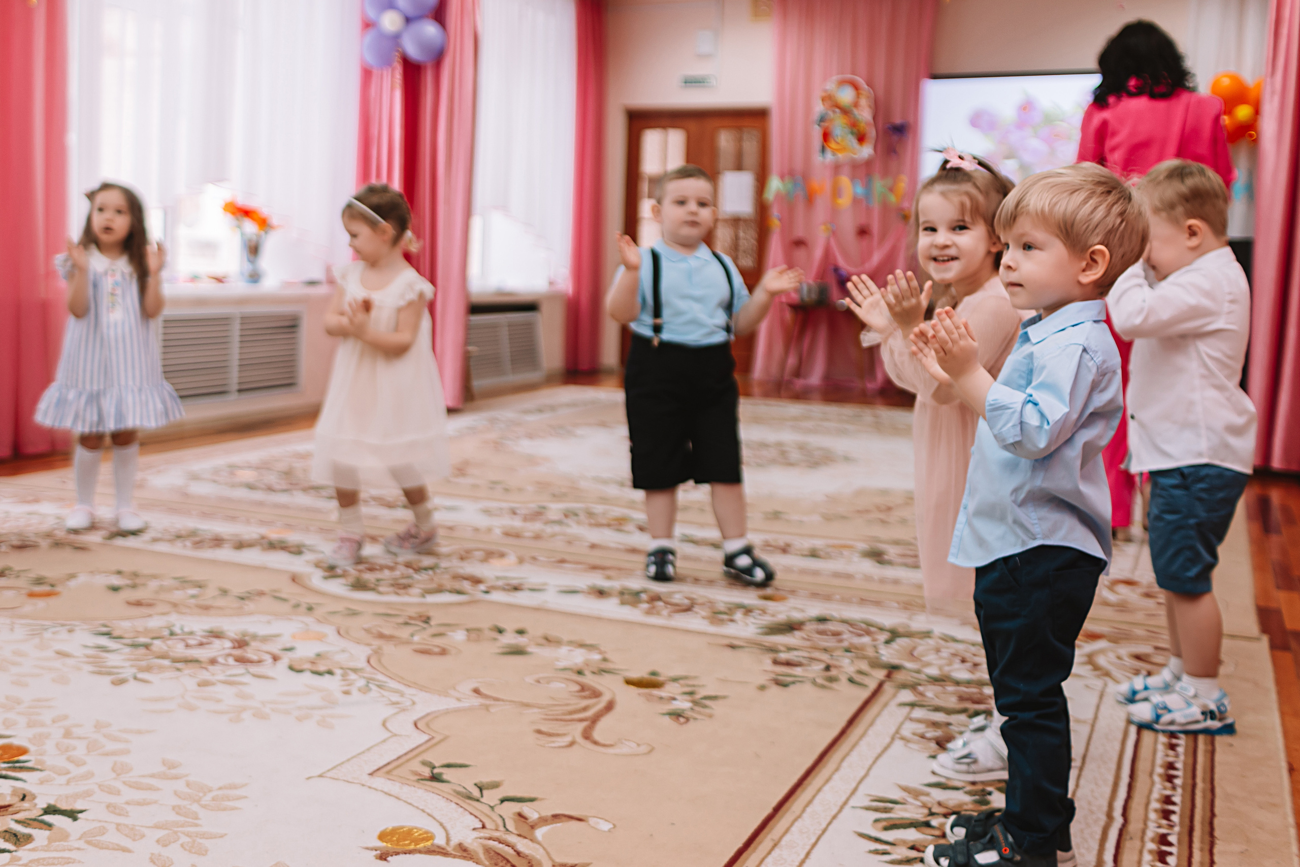 Утренник садик. Семейный фотограф Тюмень, фотограф на роды Салмина Мария