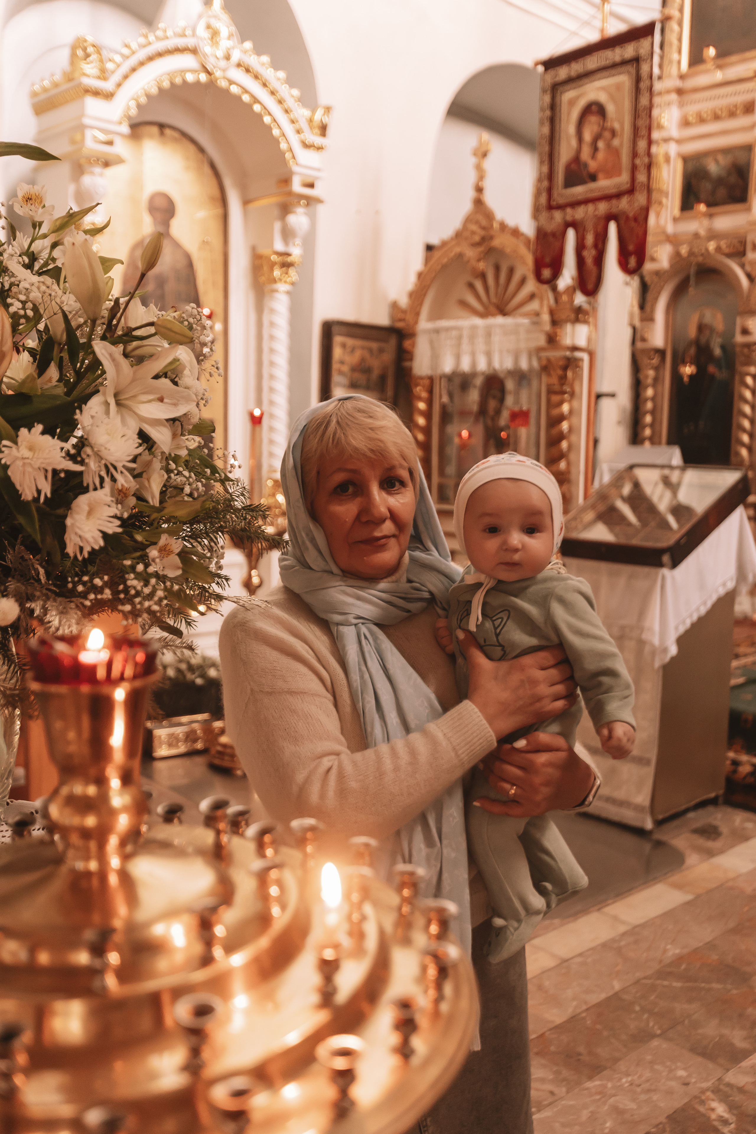Крещение семакова. Семейный фотограф Тюмень, фотограф на роды Салмина Мария