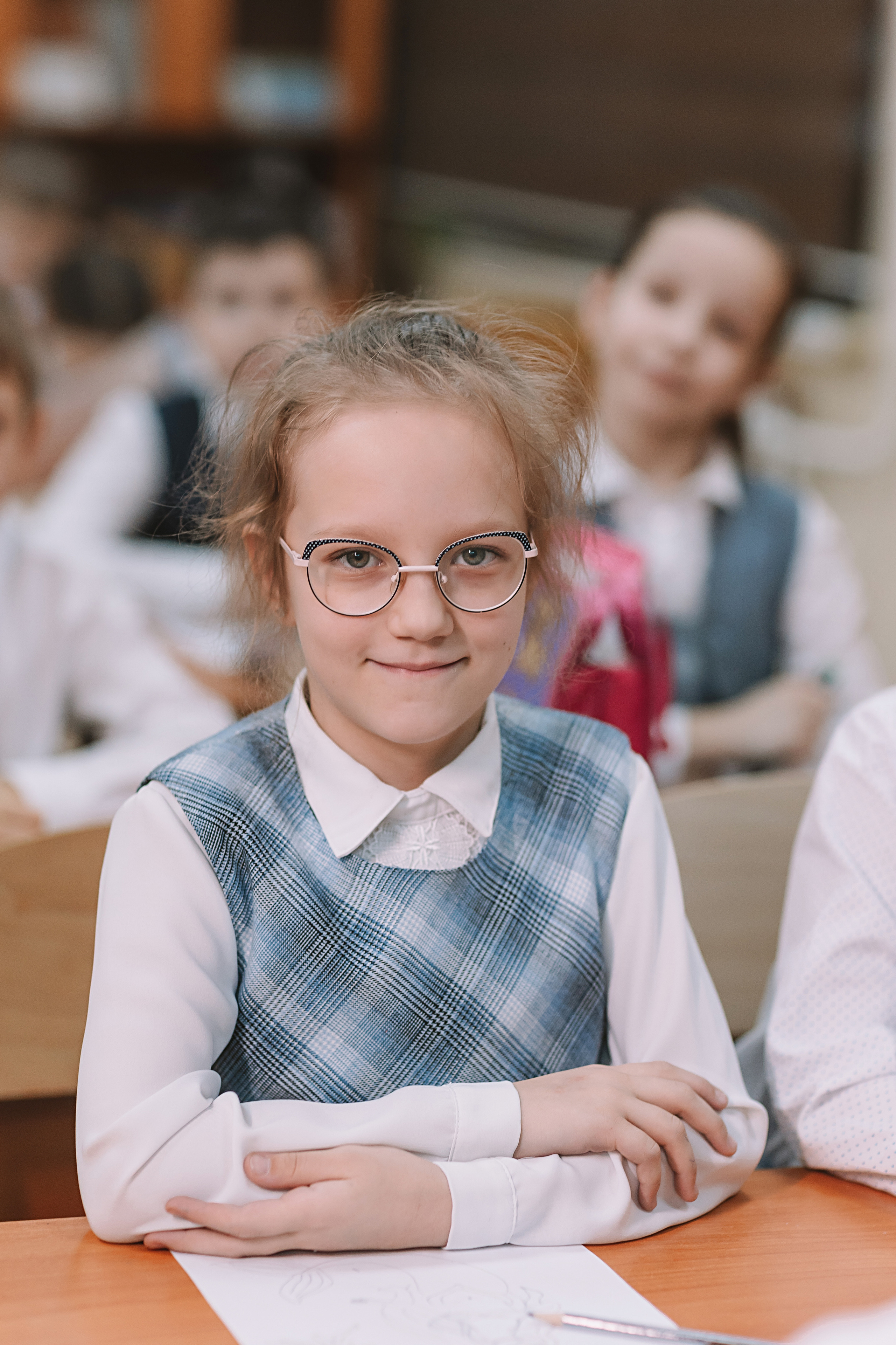 2 класс в школе. Семейный фотограф Тюмень, фотограф на роды Салмина Мария