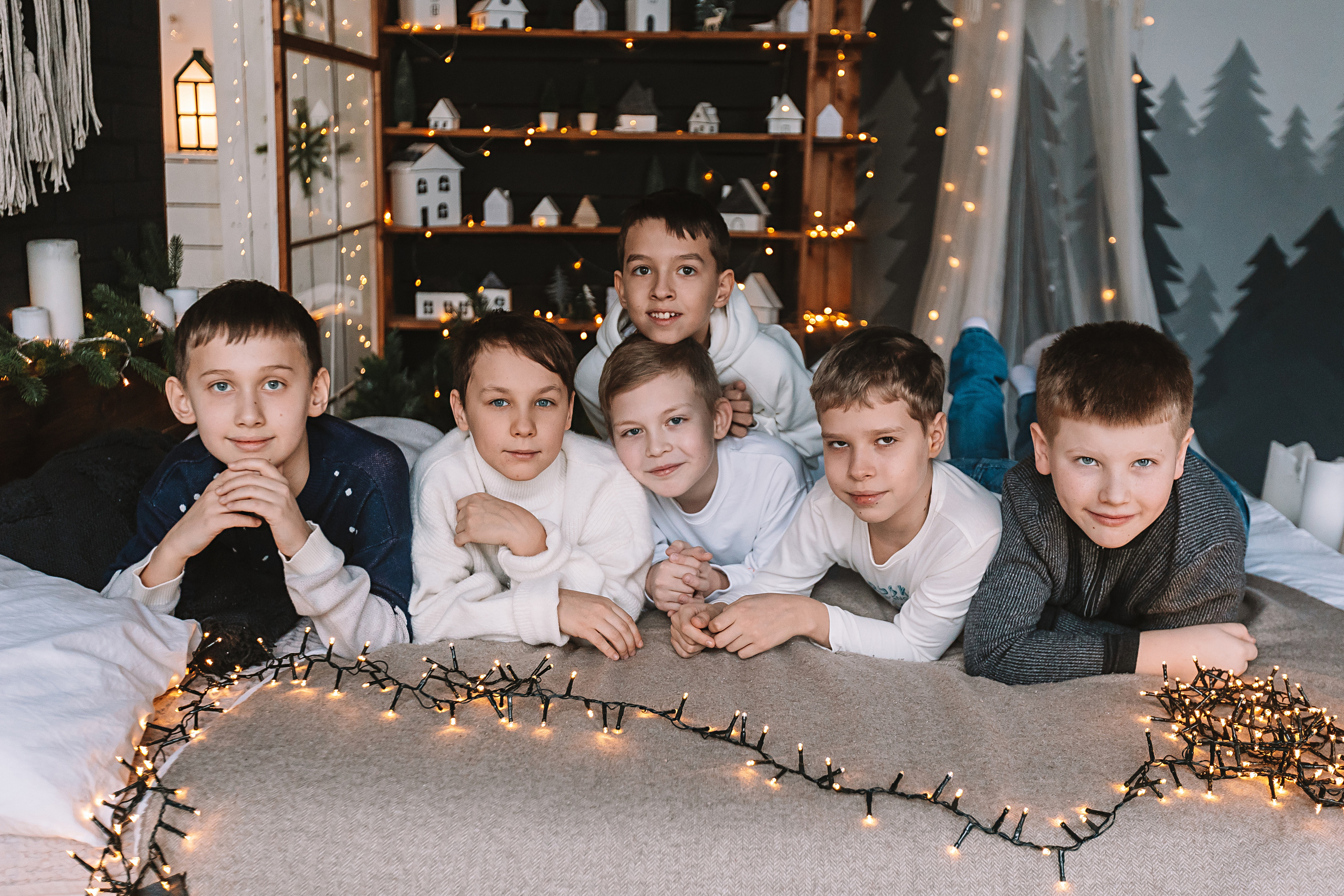 Новогодняя школьная в студии. Семейный фотограф Тюмень, фотограф на роды Салмина Мария