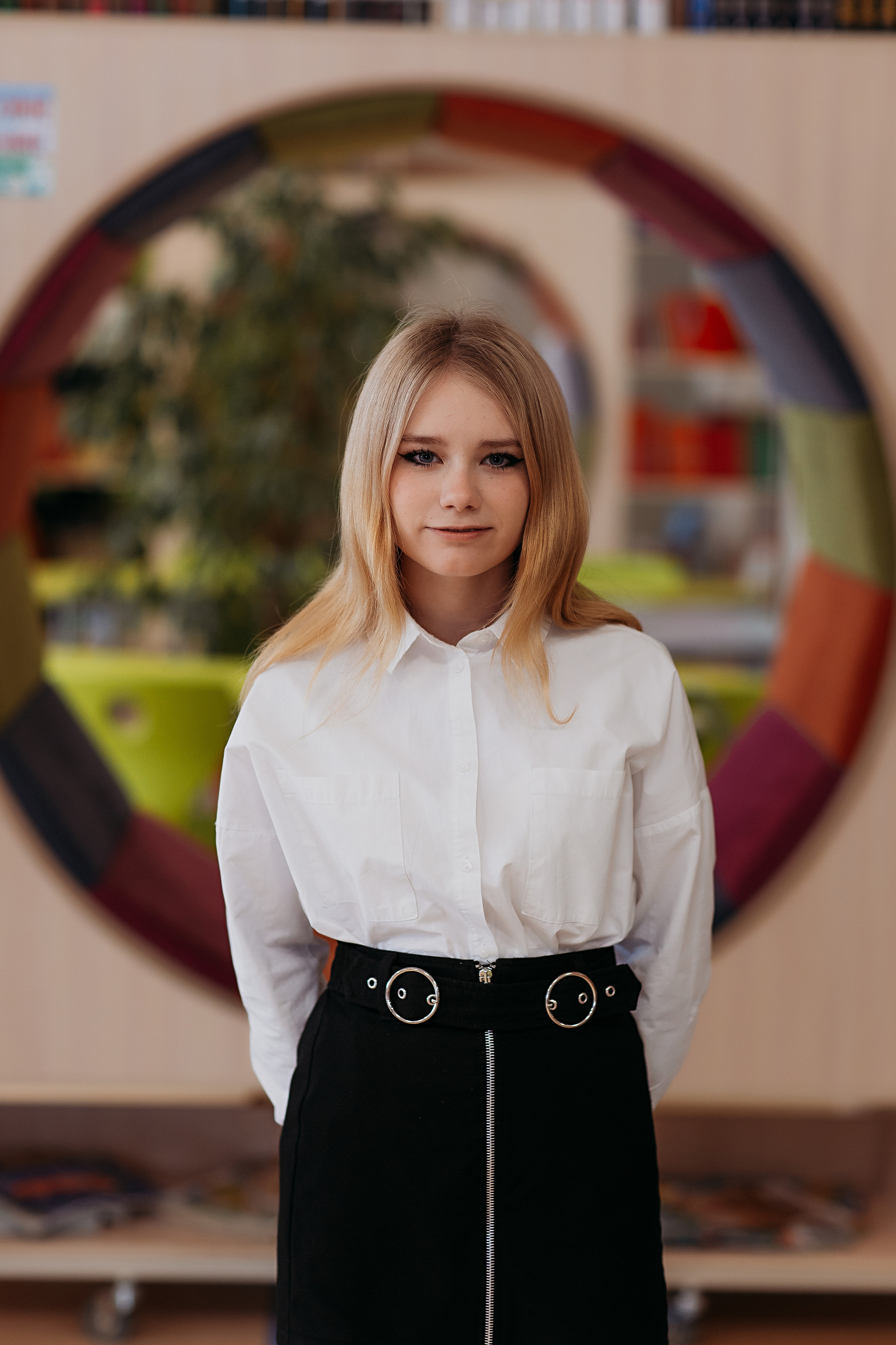 8 класс в библиотеке. Семейный фотограф Тюмень, фотограф на роды Салмина Мария