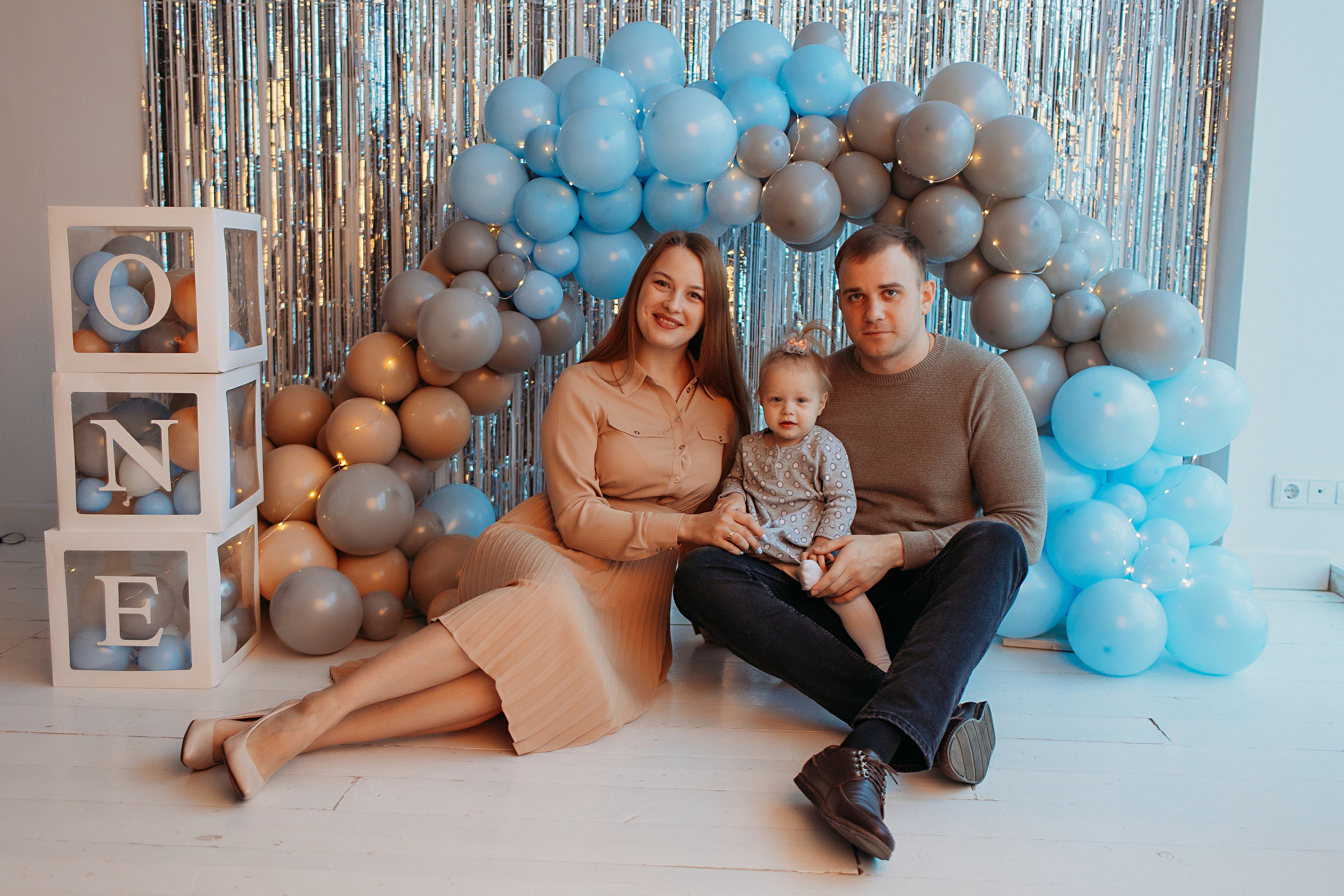Годик в ВВ студио. Семейный фотограф Тюмень, фотограф на роды Салмина Мария