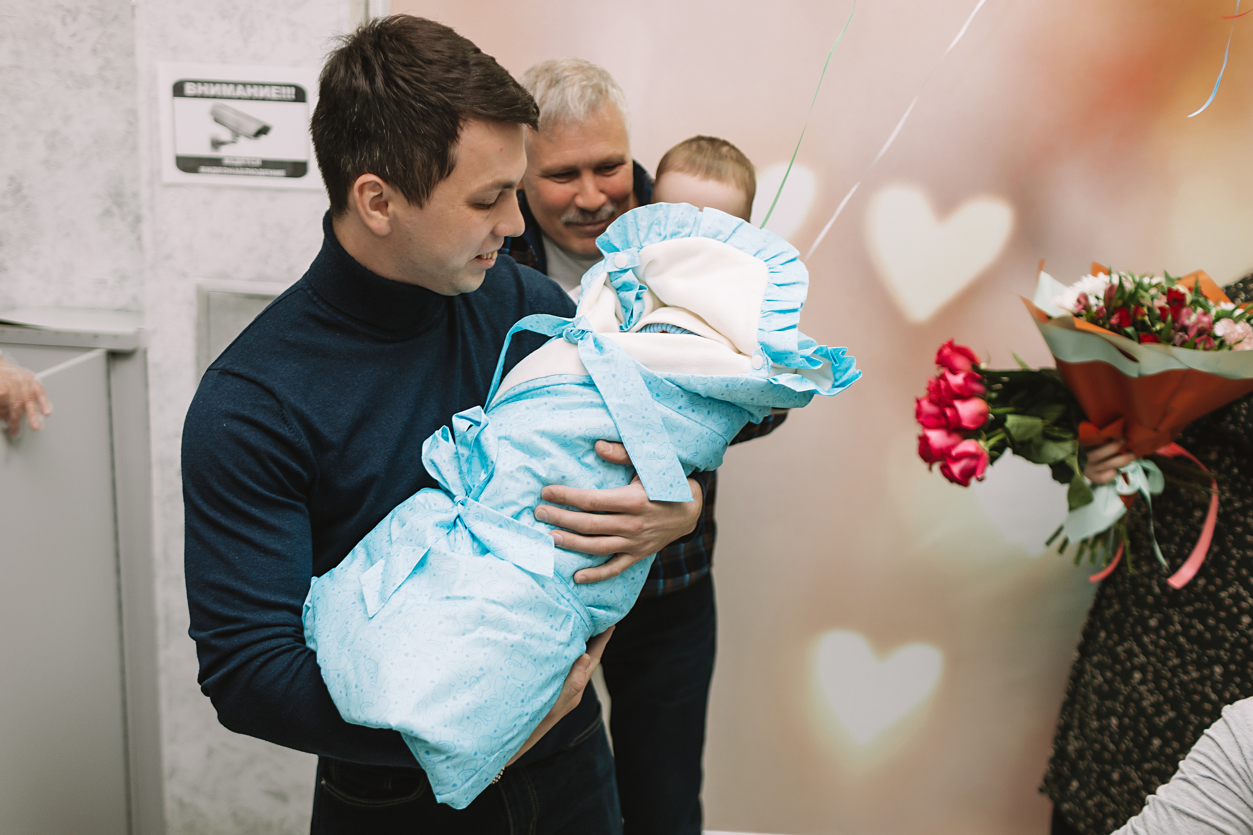 Выписка только зона ожидания. Семейный фотограф Тюмень, фотограф на роды Салмина Мария
