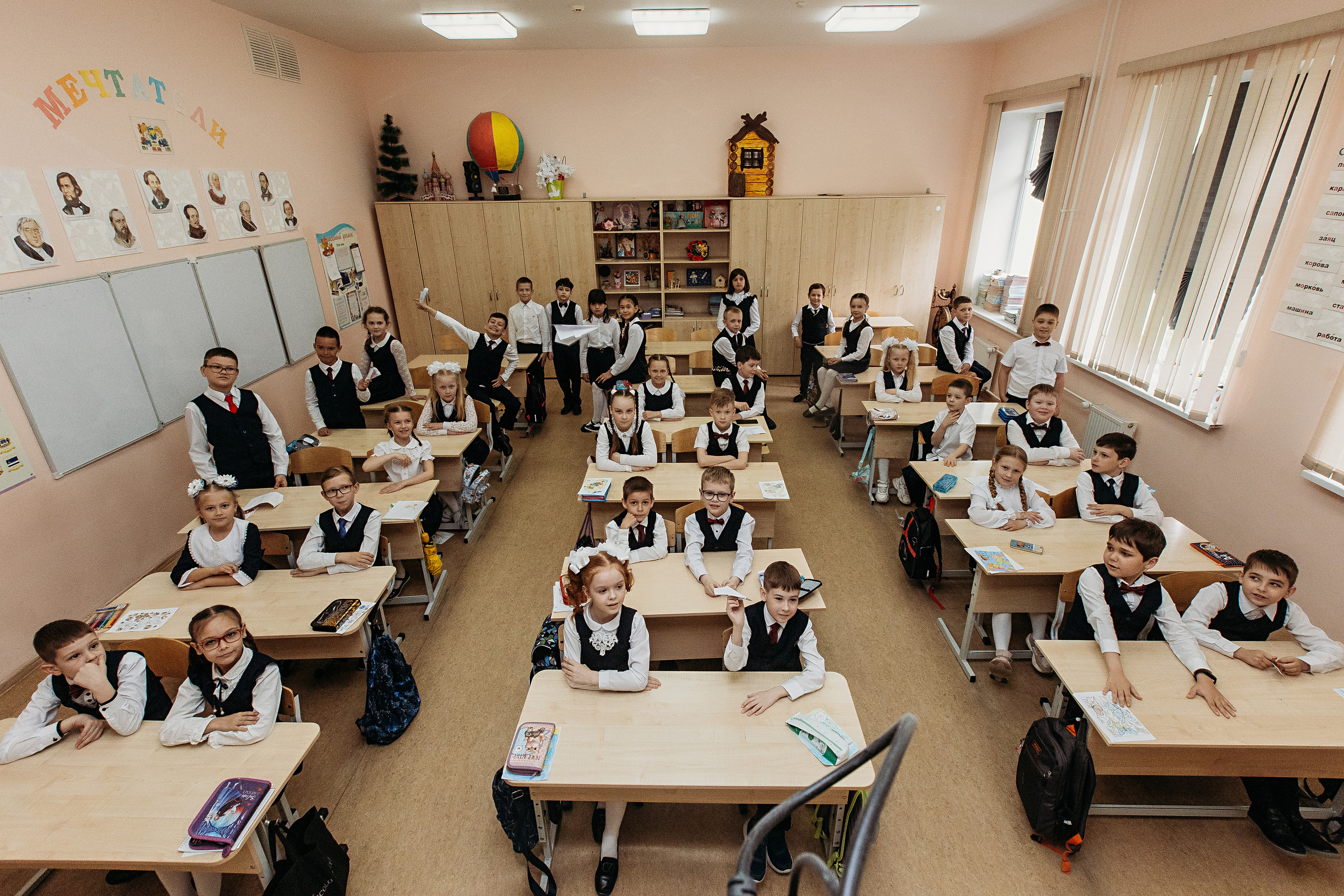 2 класс. Семейный фотограф Тюмень, фотограф на роды Салмина Мария