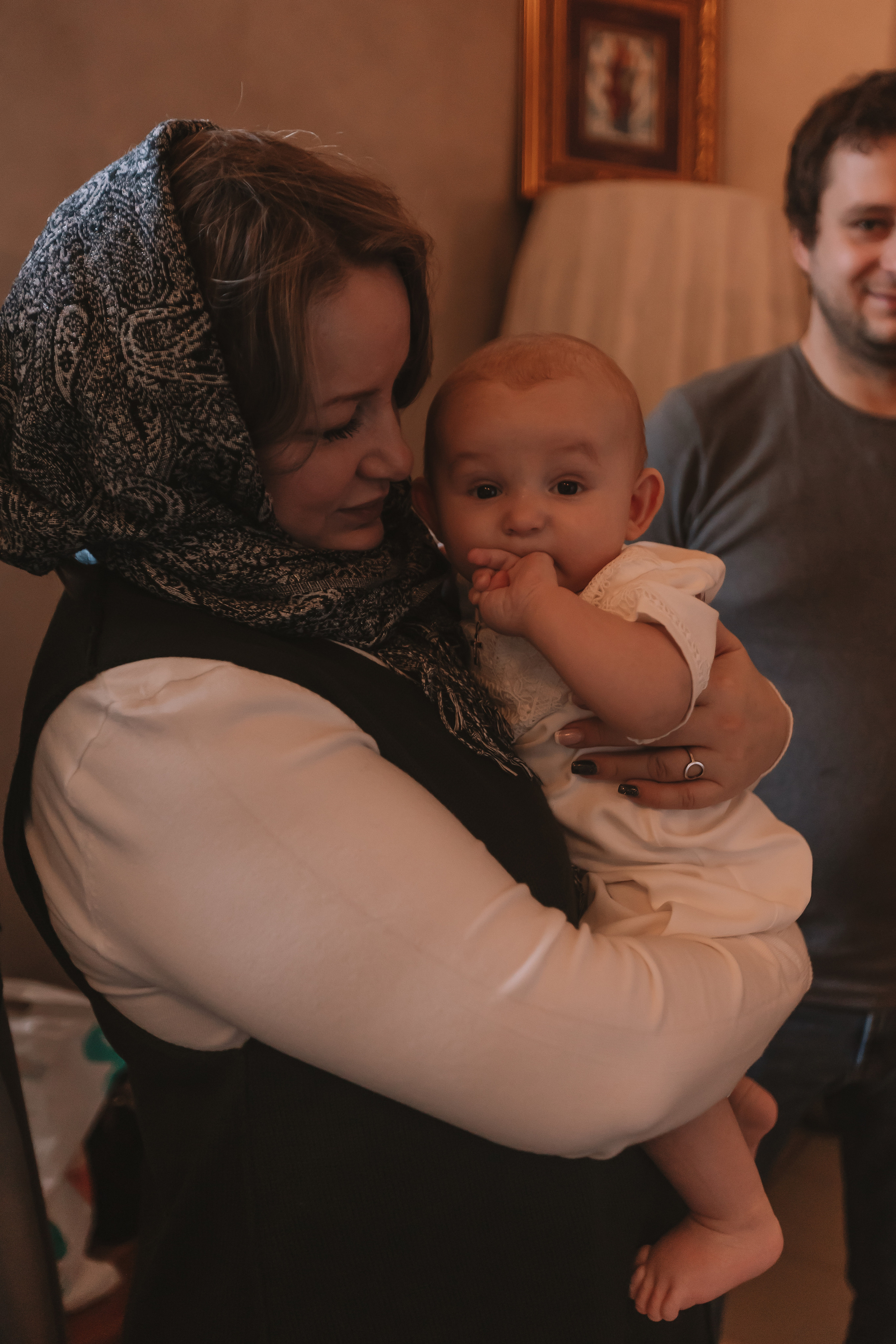 Крещение семакова. Семейный фотограф Тюмень, фотограф на роды Салмина Мария