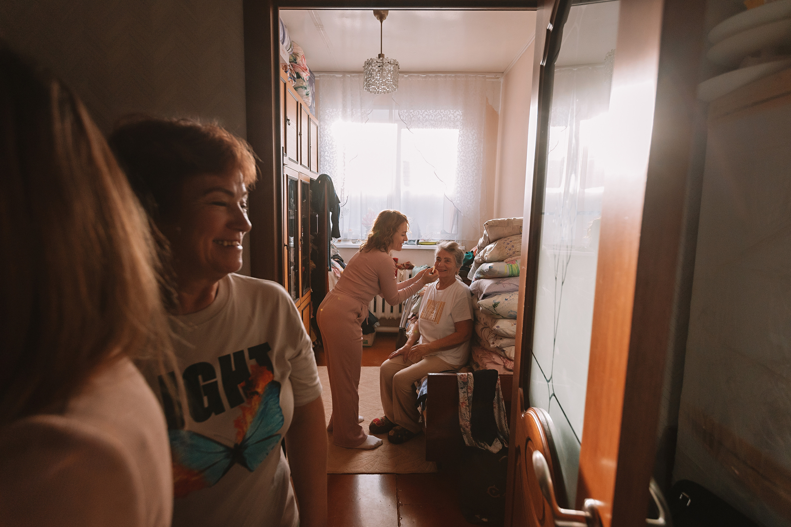 Большая семья (17 человек в частном доме, 2 часа). Семейный фотограф Тюмень, фотограф на роды Салмина Мария