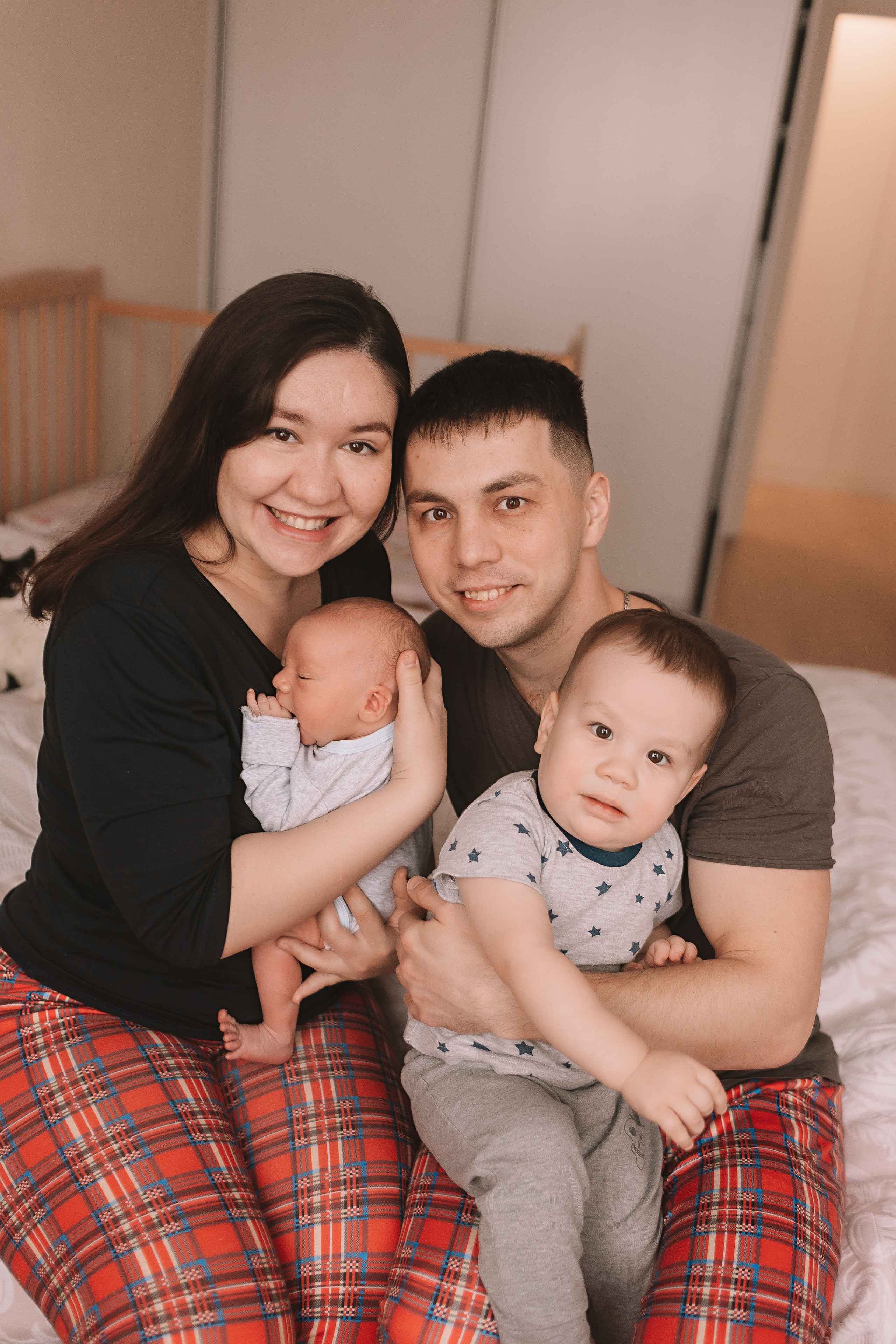 Руслан. Семейный фотограф Тюмень, фотограф на роды Салмина Мария