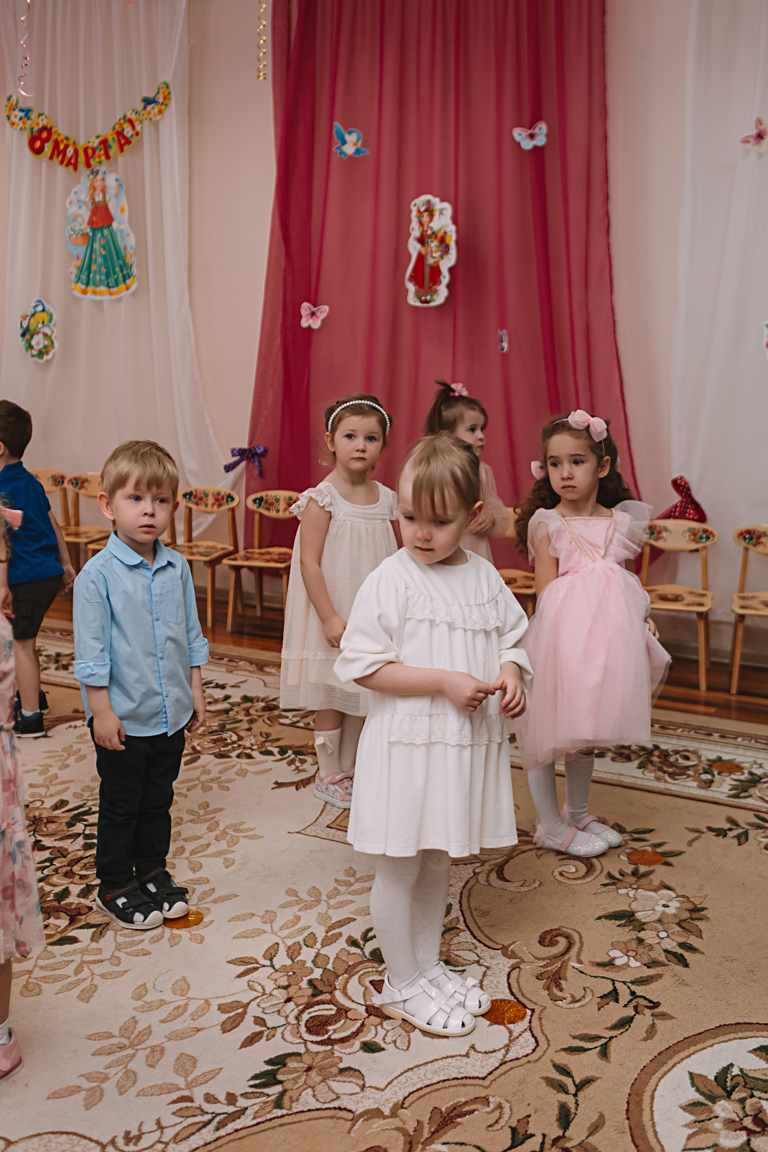 Утренник садик. Семейный фотограф Тюмень, фотограф на роды Салмина Мария