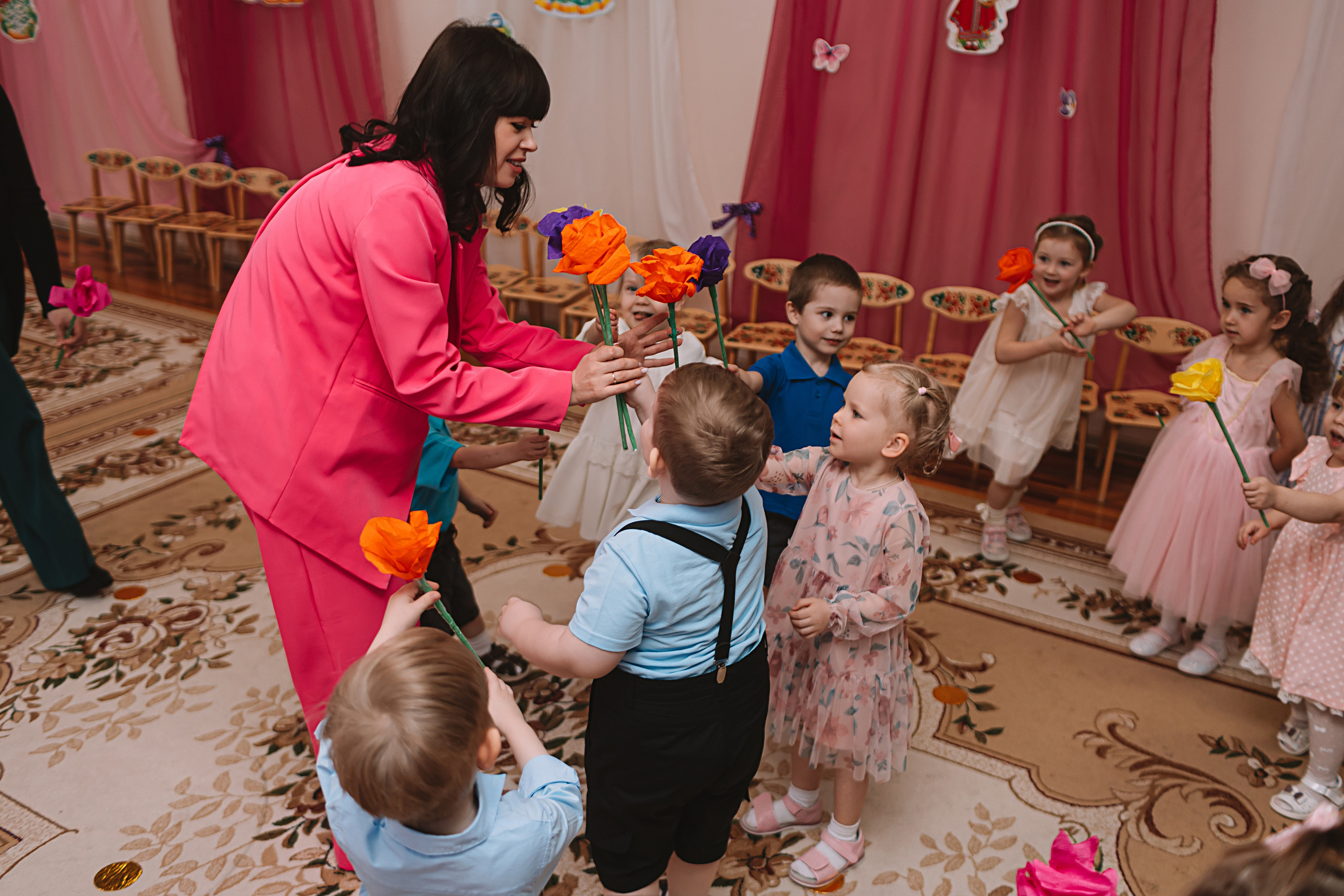 Утренник садик. Семейный фотограф Тюмень, фотограф на роды Салмина Мария