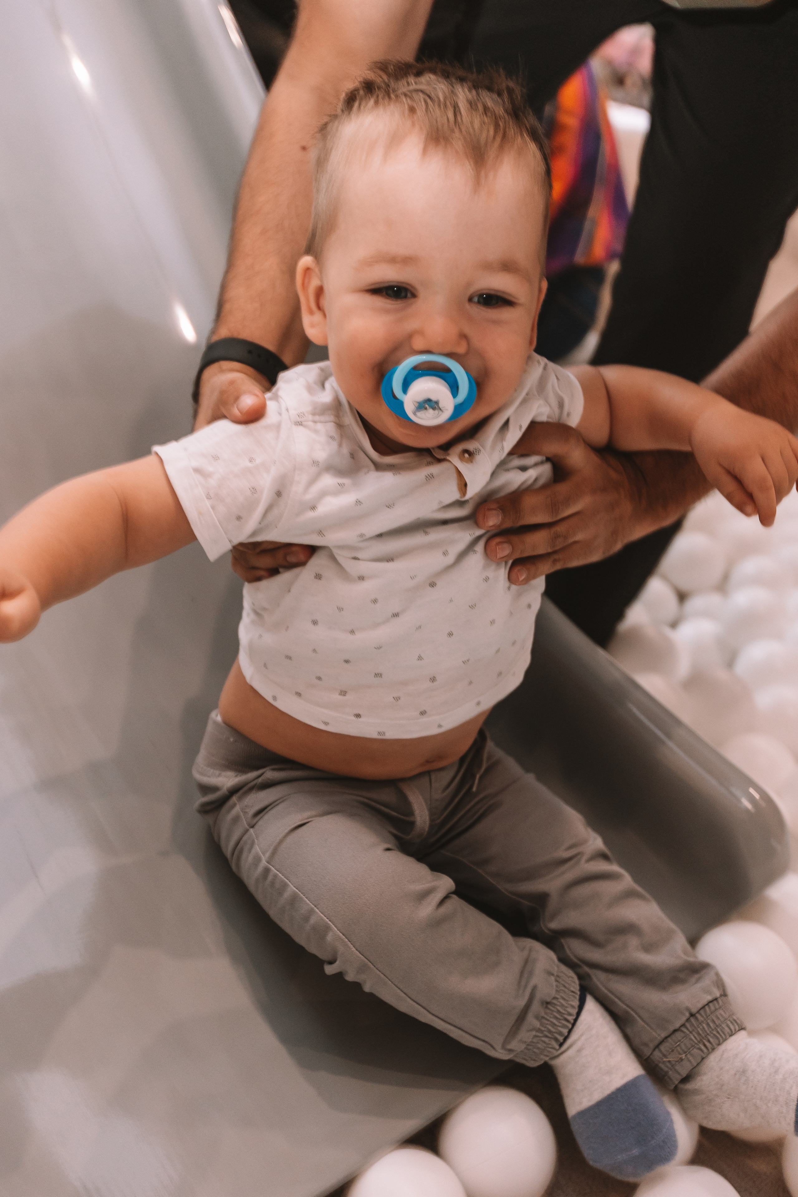 Первый годик в игровой. Семейный фотограф Тюмень, фотограф на роды Салмина Мария