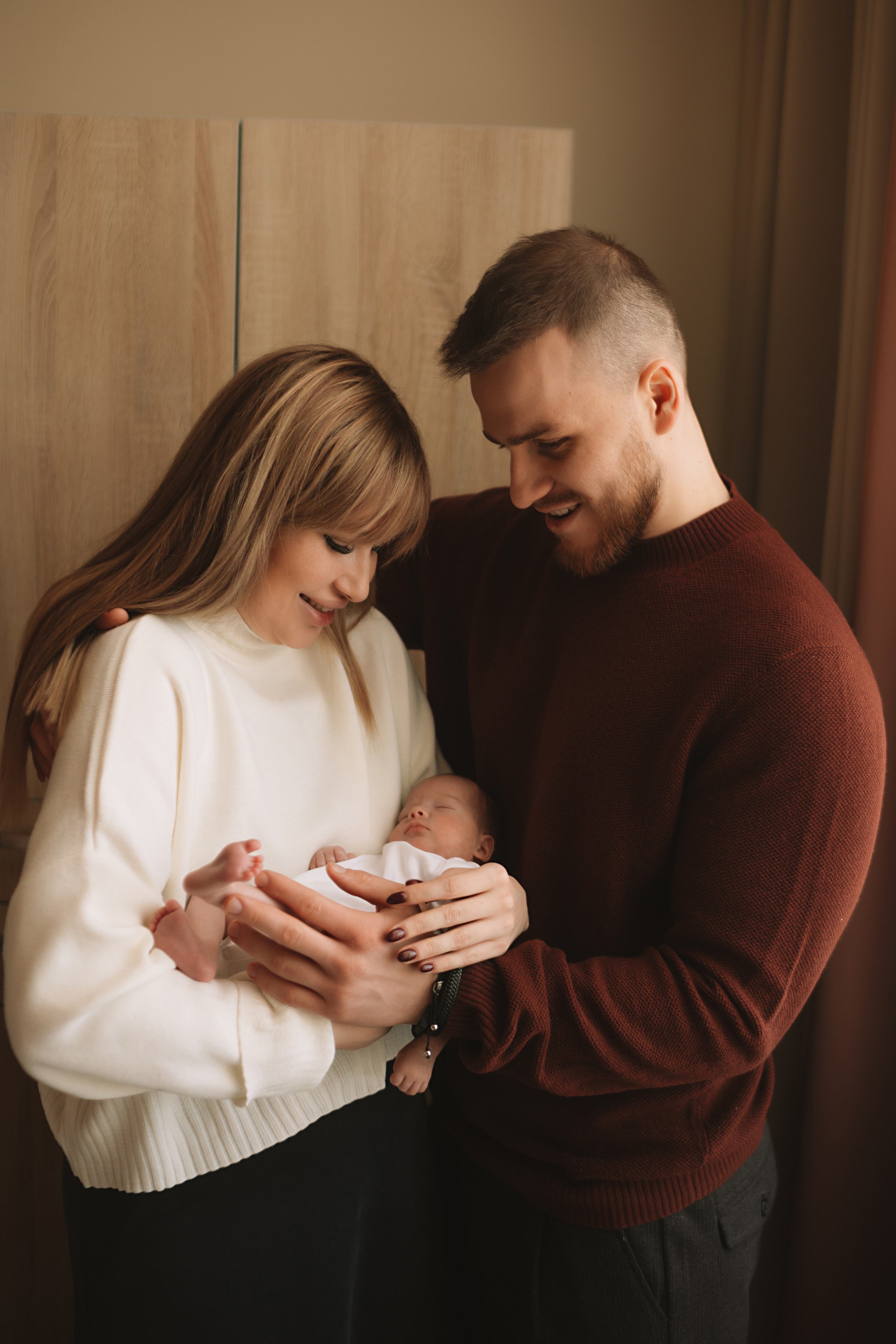 Выписка Мать и Дитя. Семейный фотограф Тюмень, фотограф на роды Салмина Мария