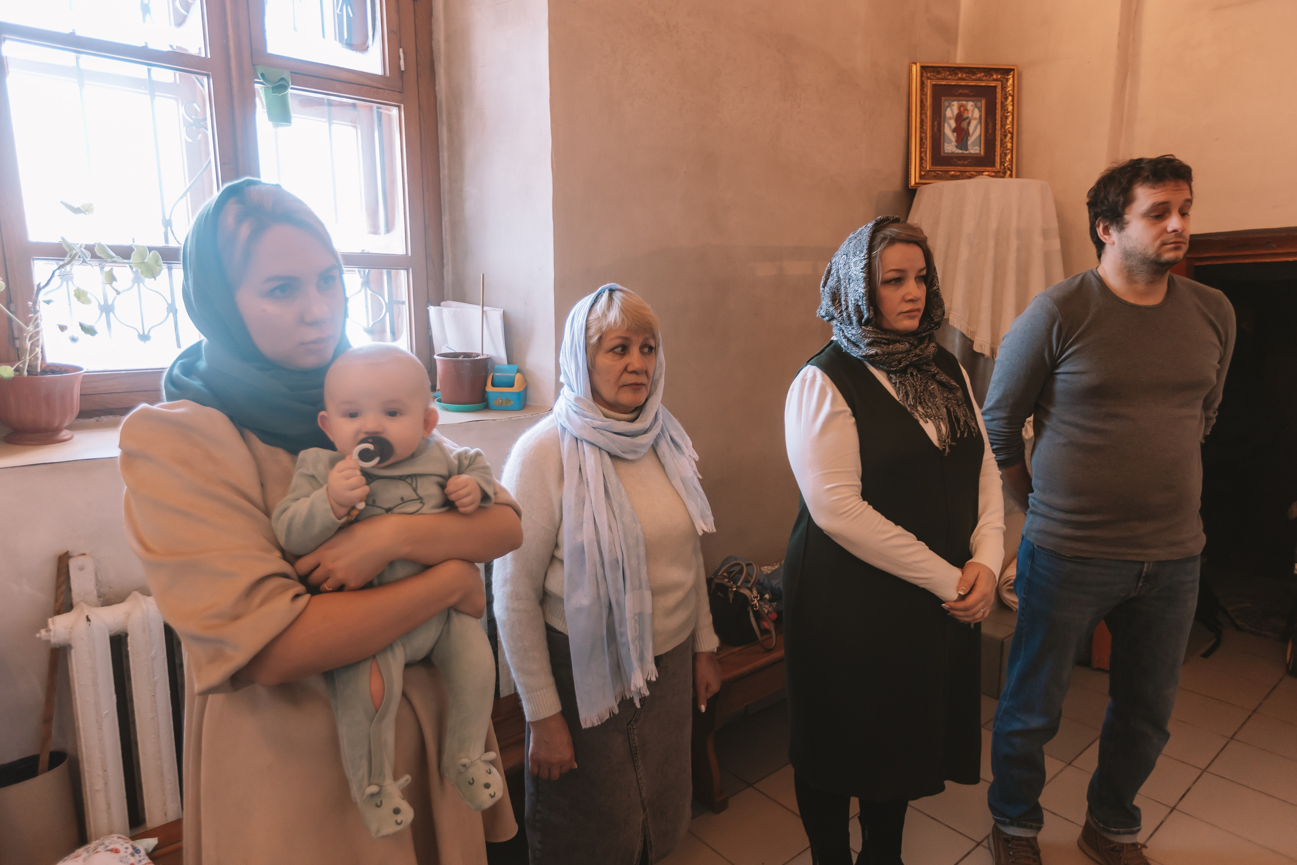 Крещение семакова. Семейный фотограф Тюмень, фотограф на роды Салмина Мария