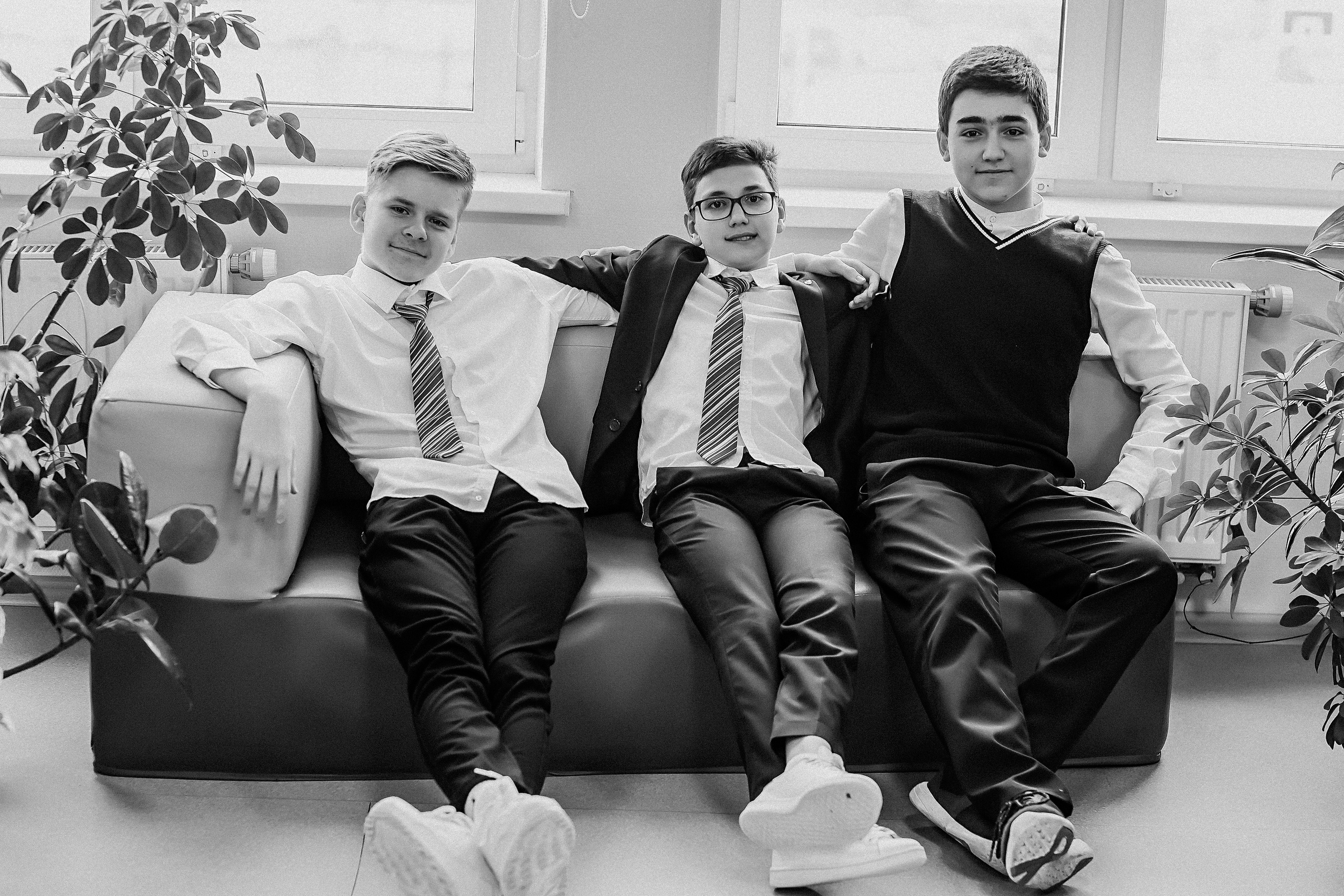 8 класс в библиотеке. Семейный фотограф Тюмень, фотограф на роды Салмина Мария