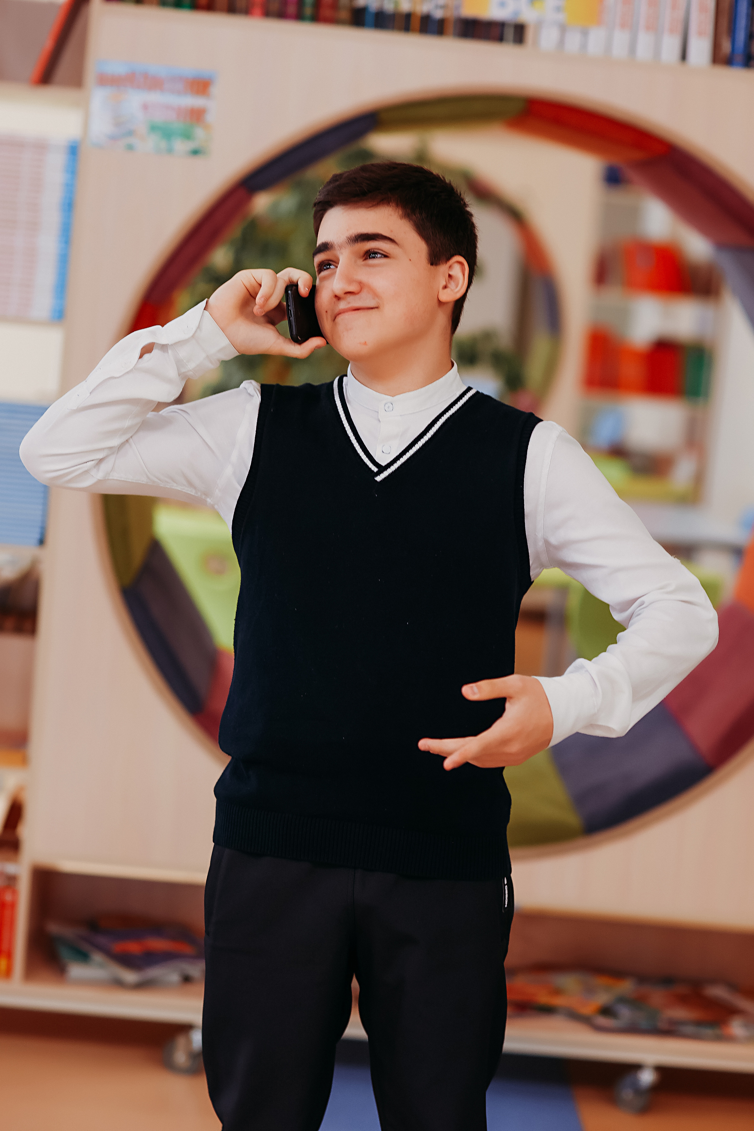 8 класс в библиотеке. Семейный фотограф Тюмень, фотограф на роды Салмина Мария