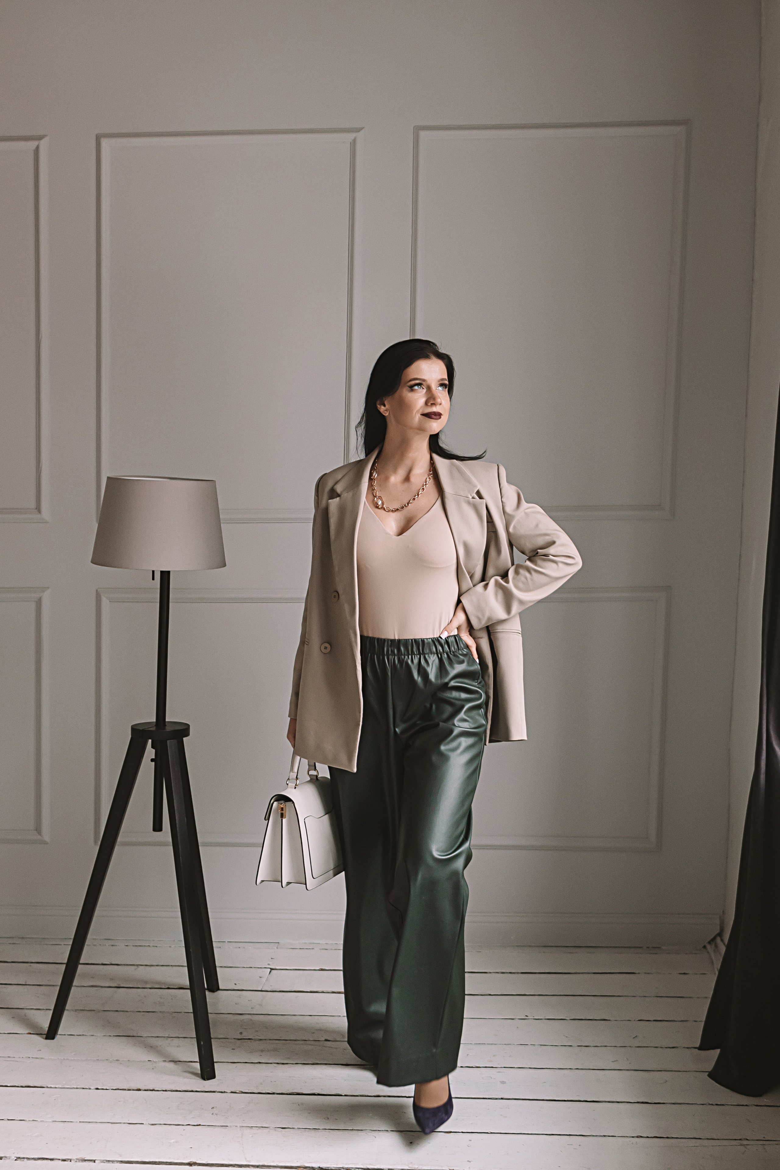 Руководитель студий красоты, студия Белая. Семейный фотограф Тюмень, фотограф на роды Салмина Мария