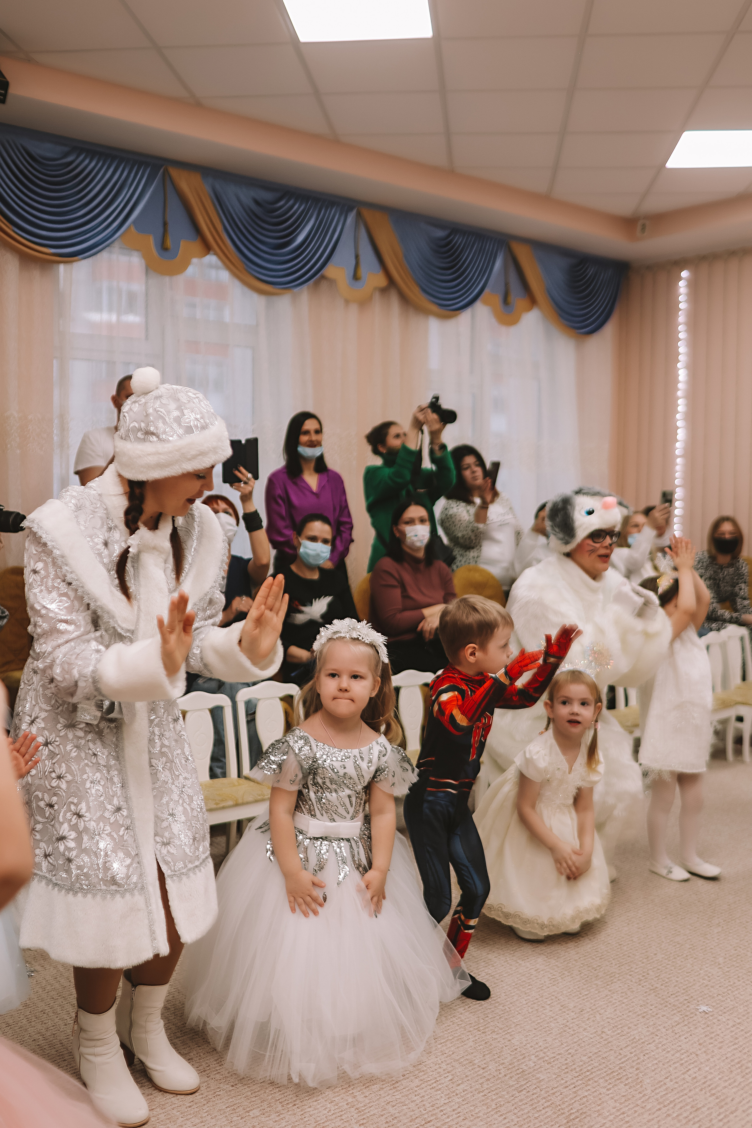 Репортаж новогоднего утренника. Семейный фотограф Тюмень, фотограф на роды Салмина Мария