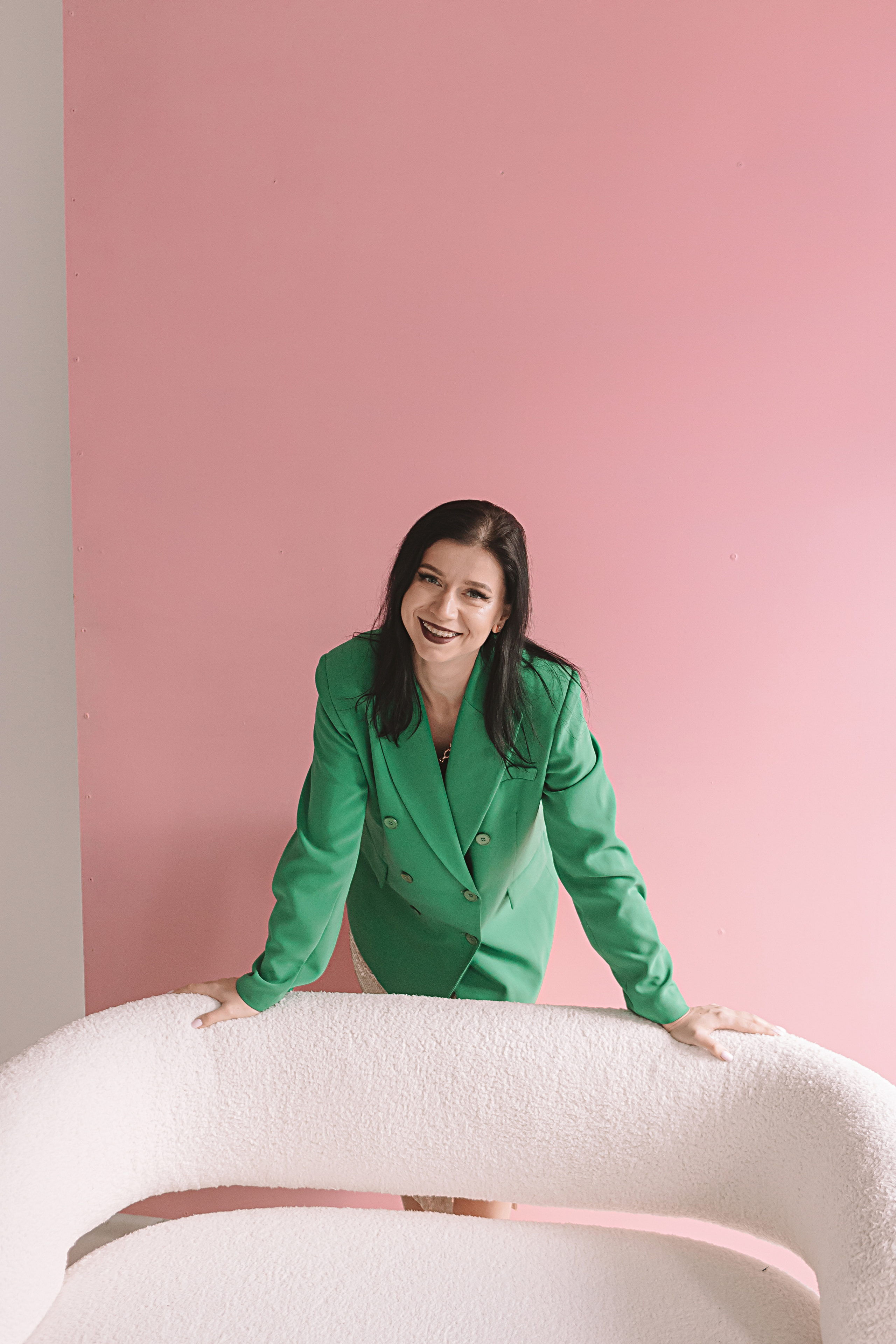 Руководитель студий красоты, студия Белая. Семейный фотограф Тюмень, фотограф на роды Салмина Мария