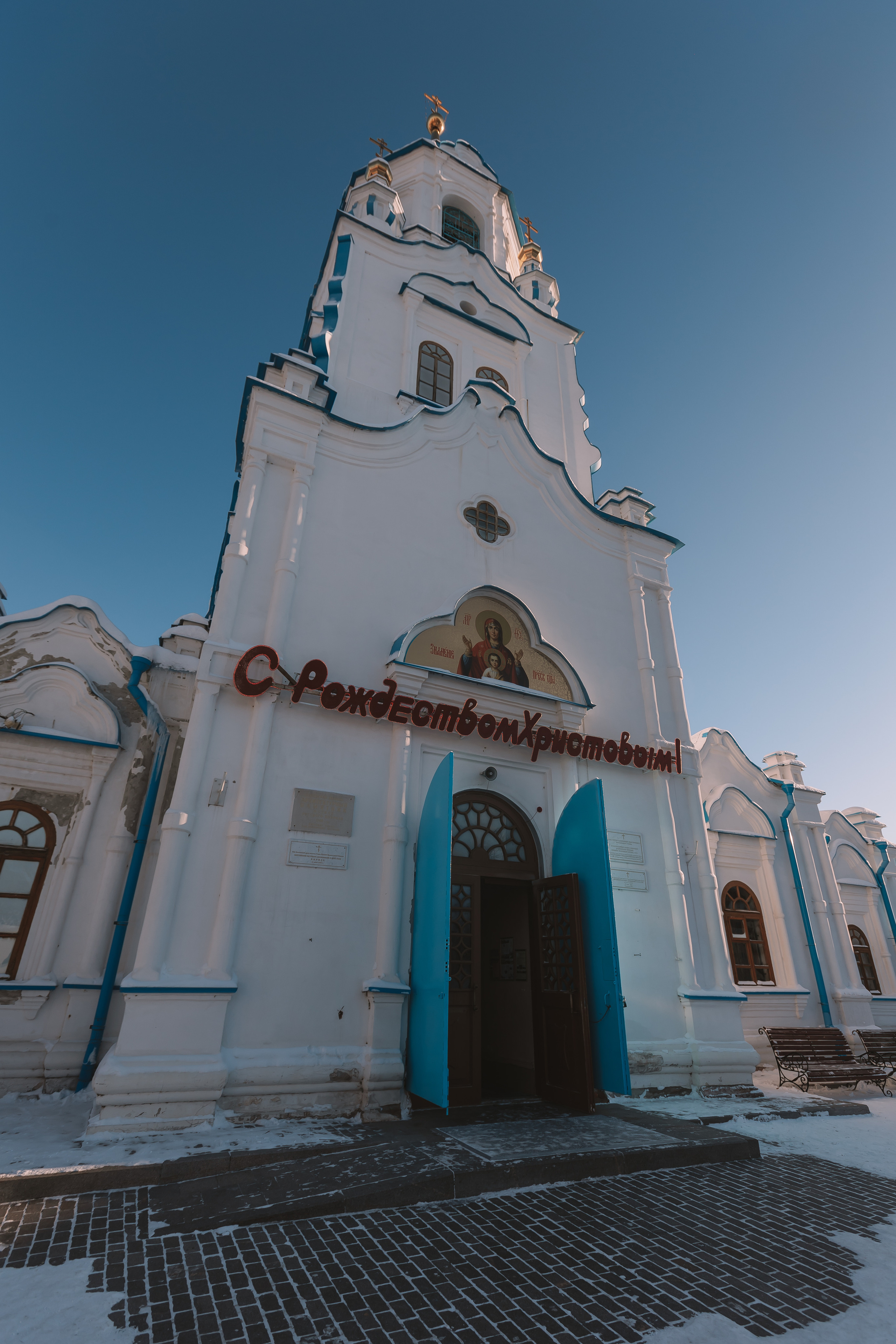 Крещение семакова. Семейный фотограф Тюмень, фотограф на роды Салмина Мария