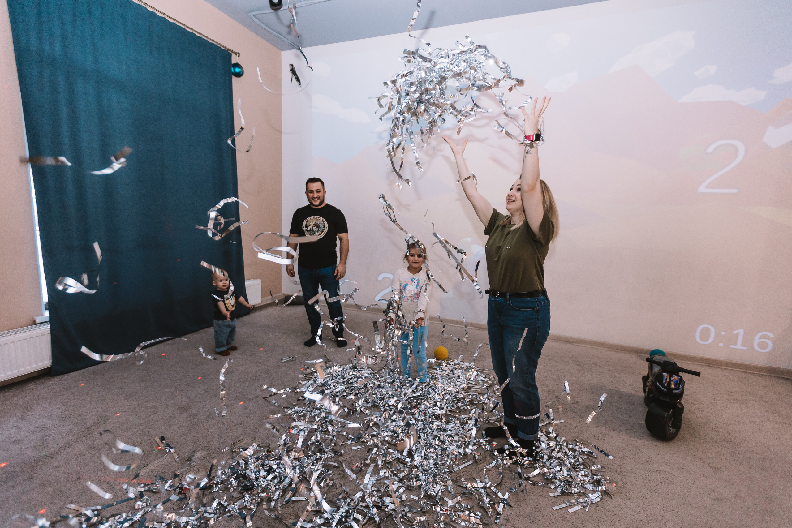 Первый годик в игровой. Семейный фотограф Тюмень, фотограф на роды Салмина Мария