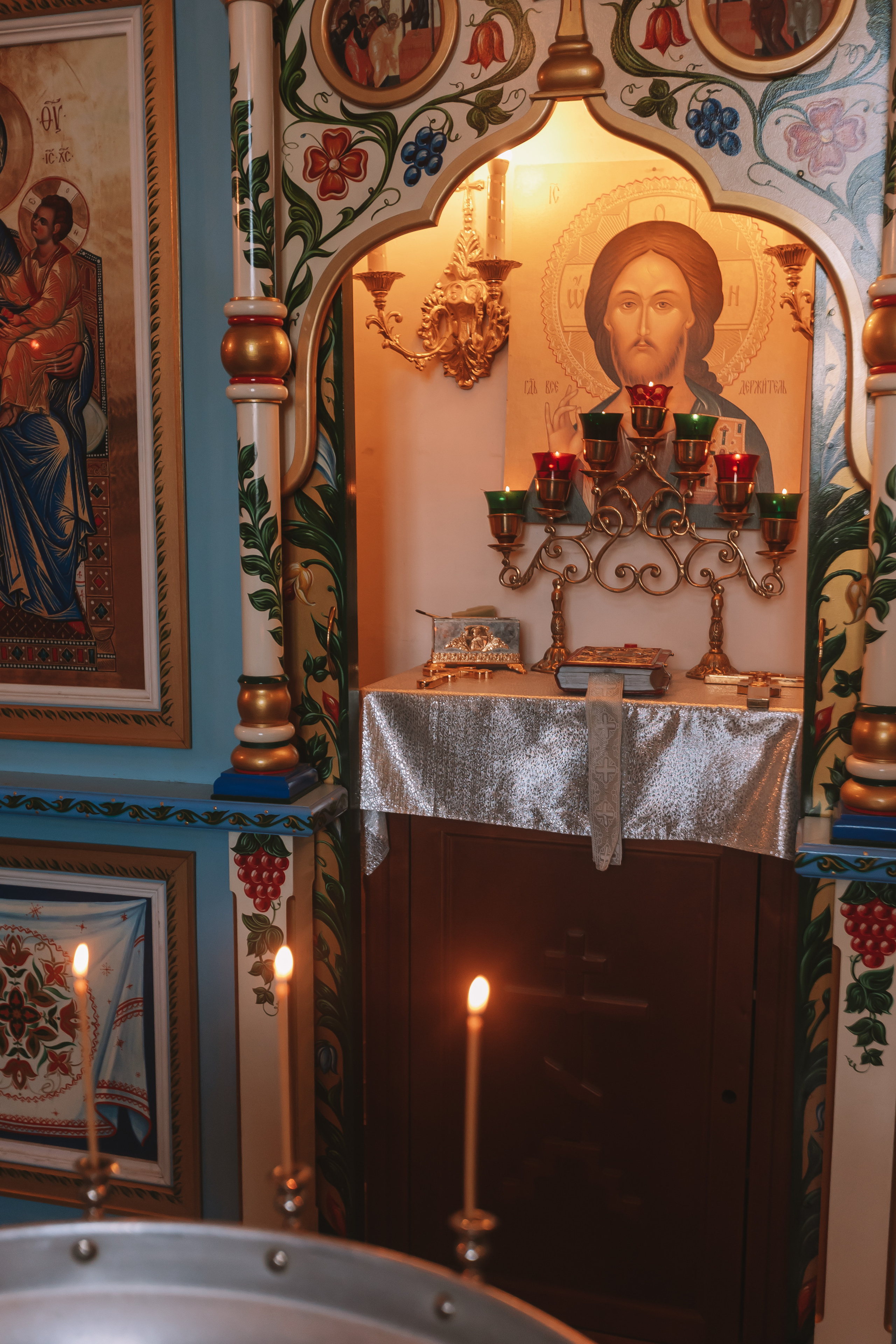 Крещение семакова. Семейный фотограф Тюмень, фотограф на роды Салмина Мария