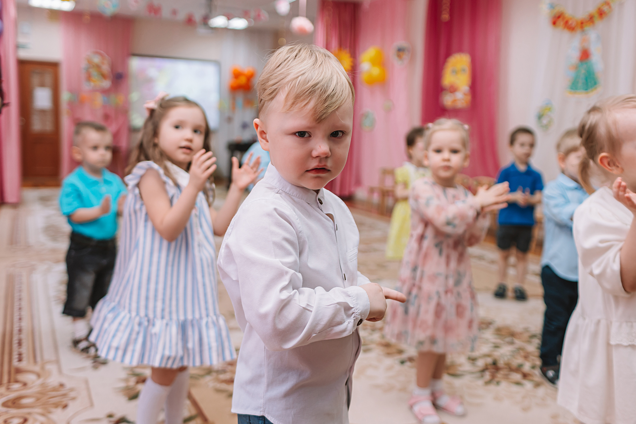 Утренник садик. Семейный фотограф Тюмень, фотограф на роды Салмина Мария