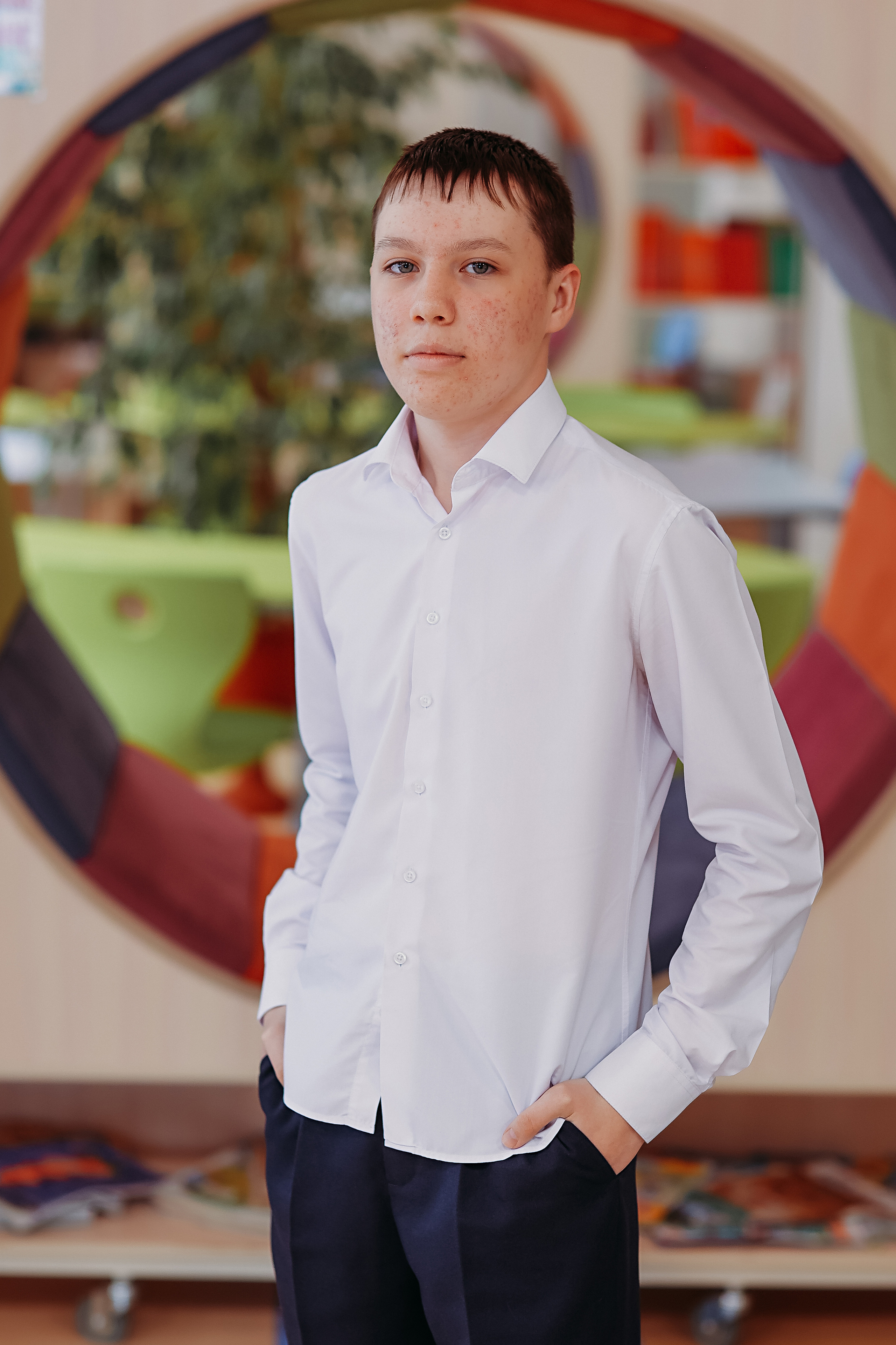 8 класс в библиотеке. Семейный фотограф Тюмень, фотограф на роды Салмина Мария