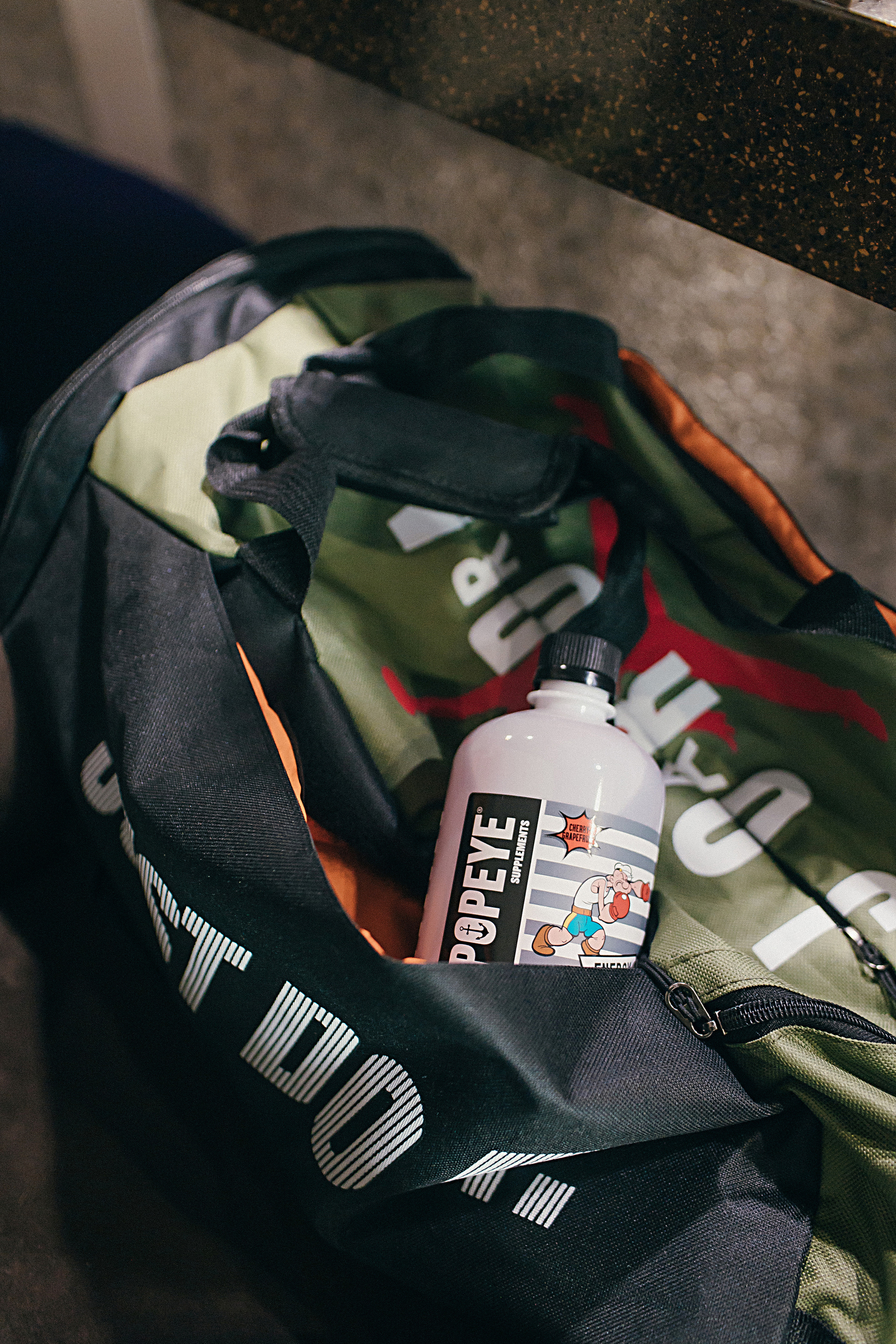 Бар спортивного питания. Семейный фотограф Тюмень, фотограф на роды Салмина Мария