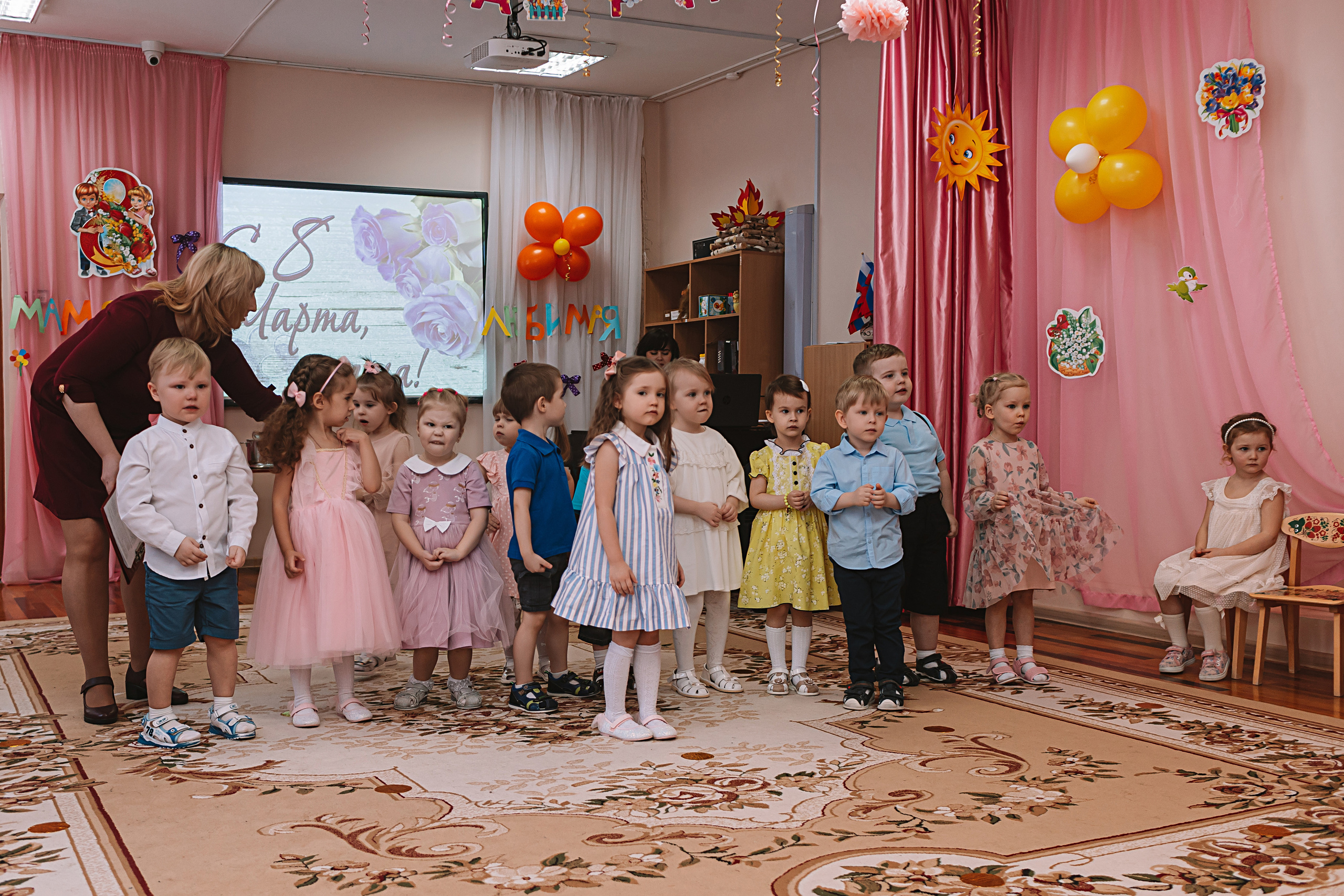 Утренник садик. Семейный фотограф Тюмень, фотограф на роды Салмина Мария