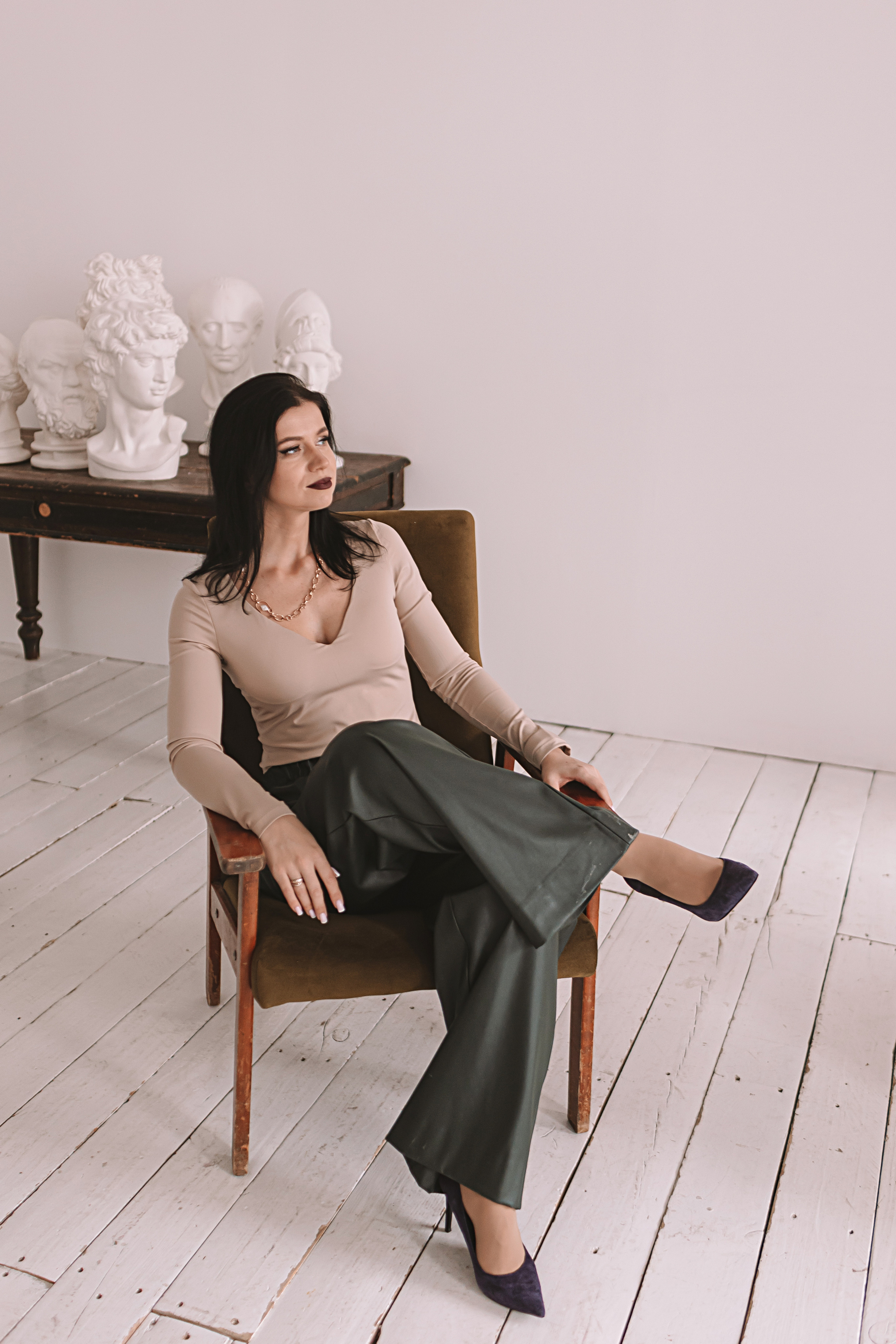 Руководитель студий красоты, студия Белая. Семейный фотограф Тюмень, фотограф на роды Салмина Мария