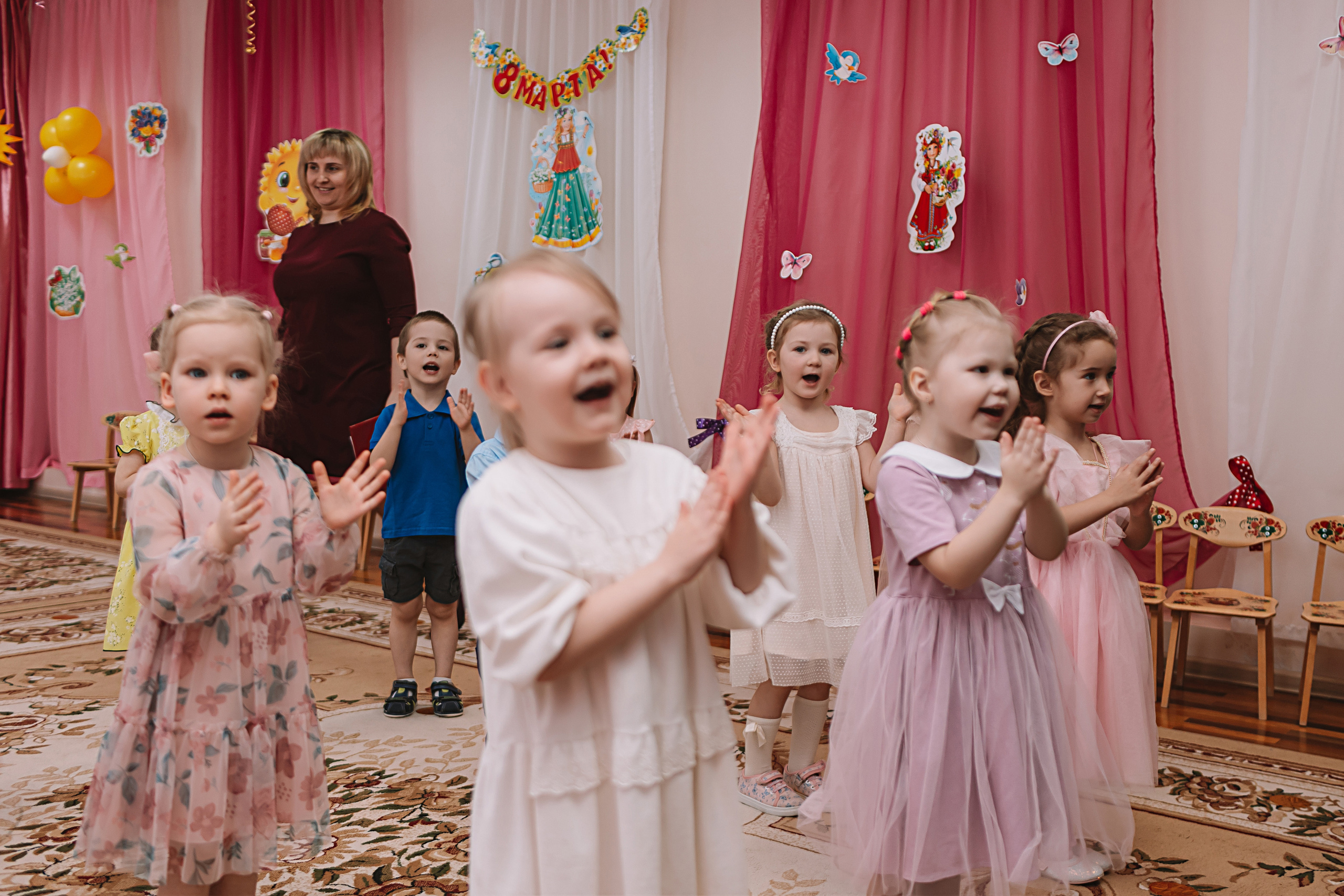 Утренник садик. Семейный фотограф Тюмень, фотограф на роды Салмина Мария
